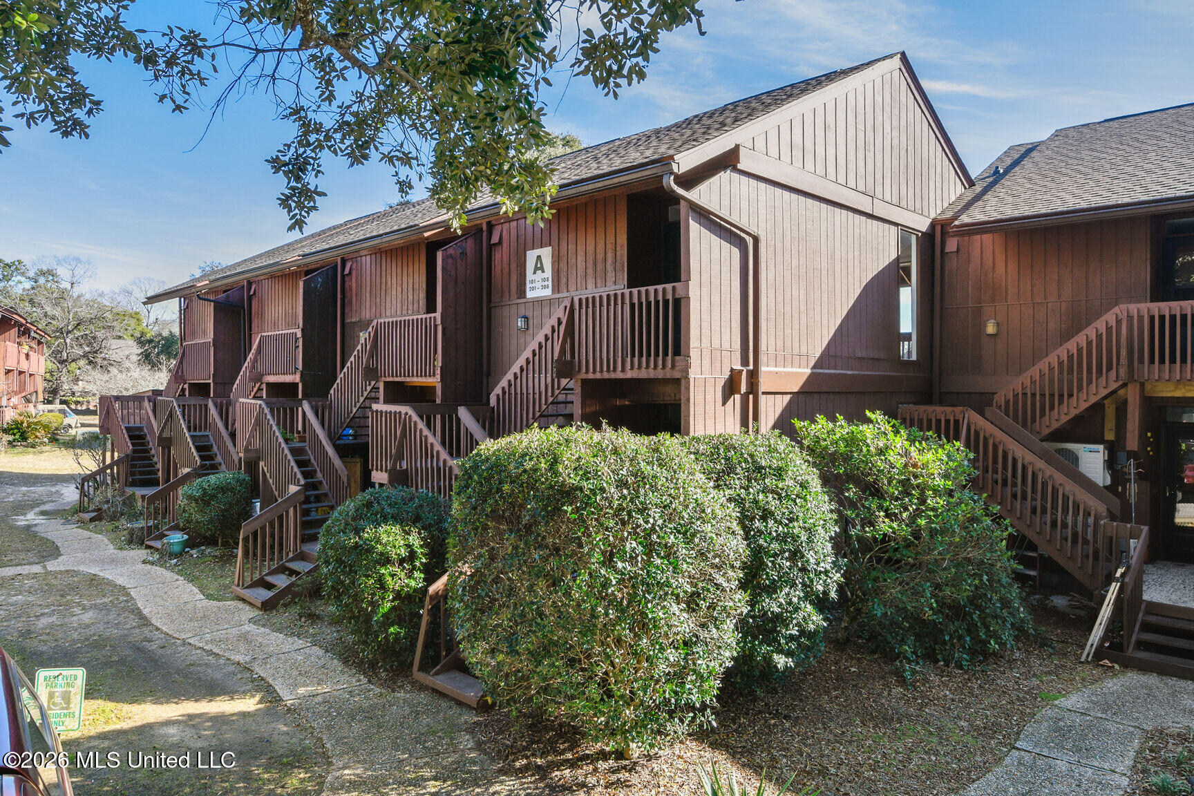 206 Lakeside Villa Property Photo 1