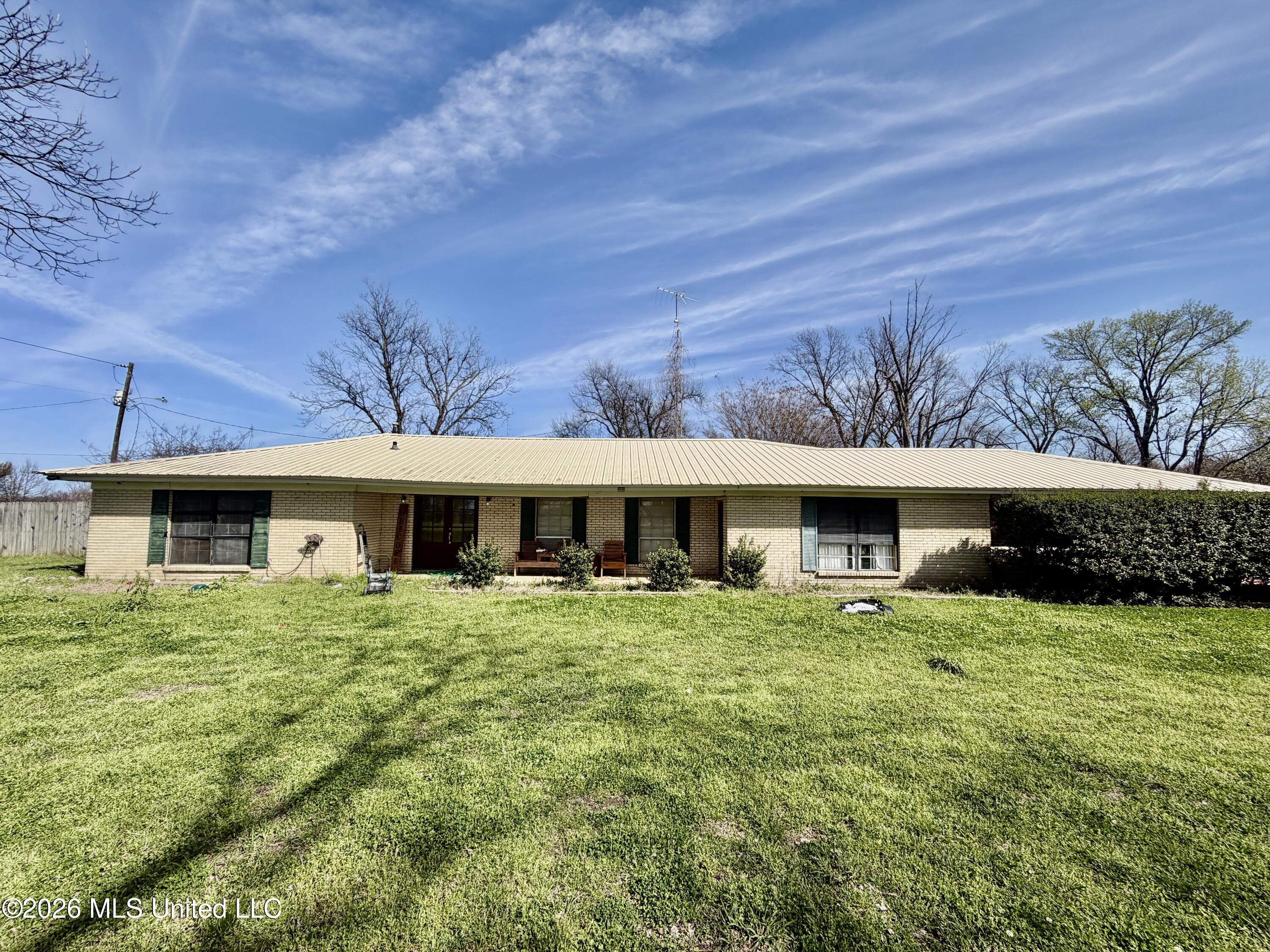 4926 S Highway 61 Property Photo 1