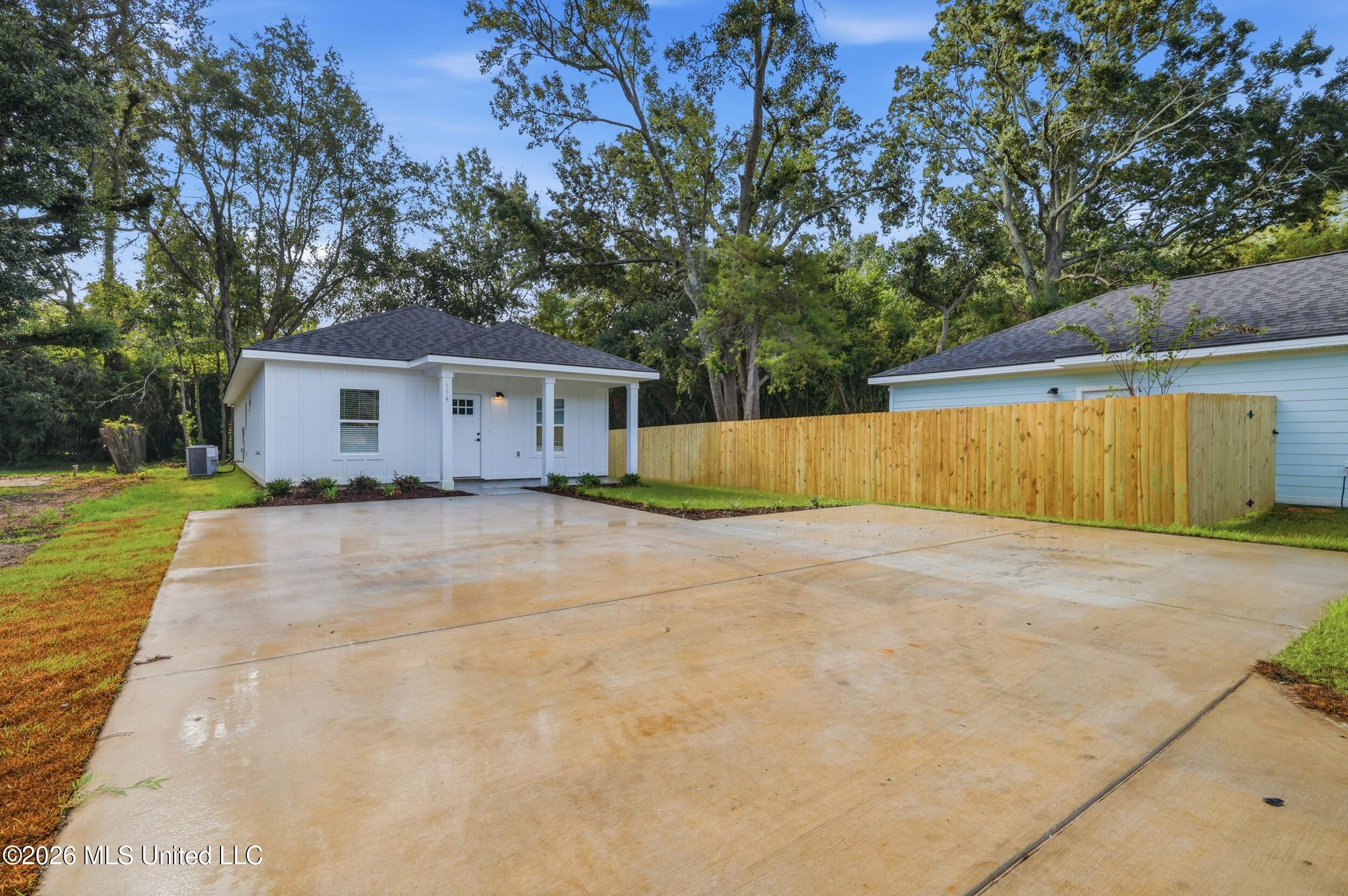 154 Balmoral Avenue Property Photo 3