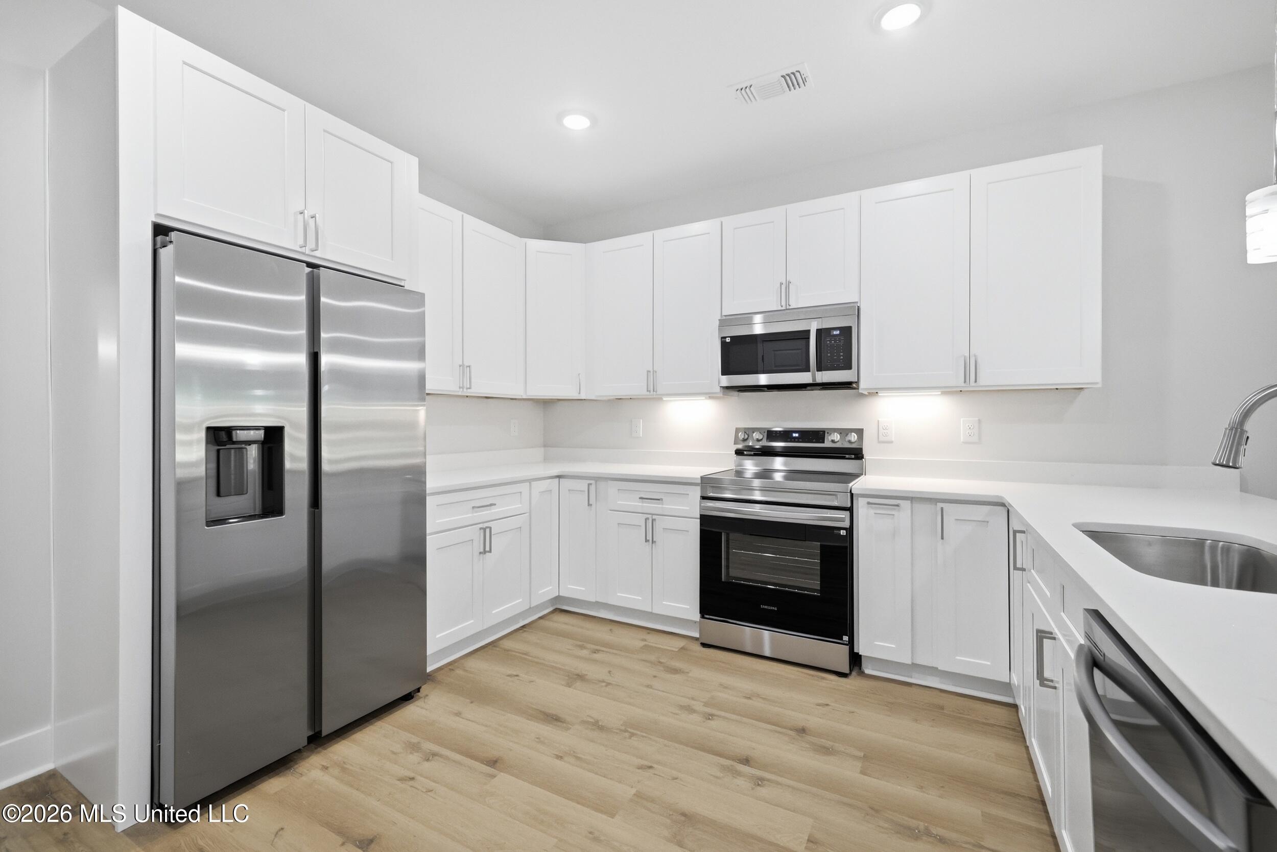154 Balmoral Avenue Property Photo 18