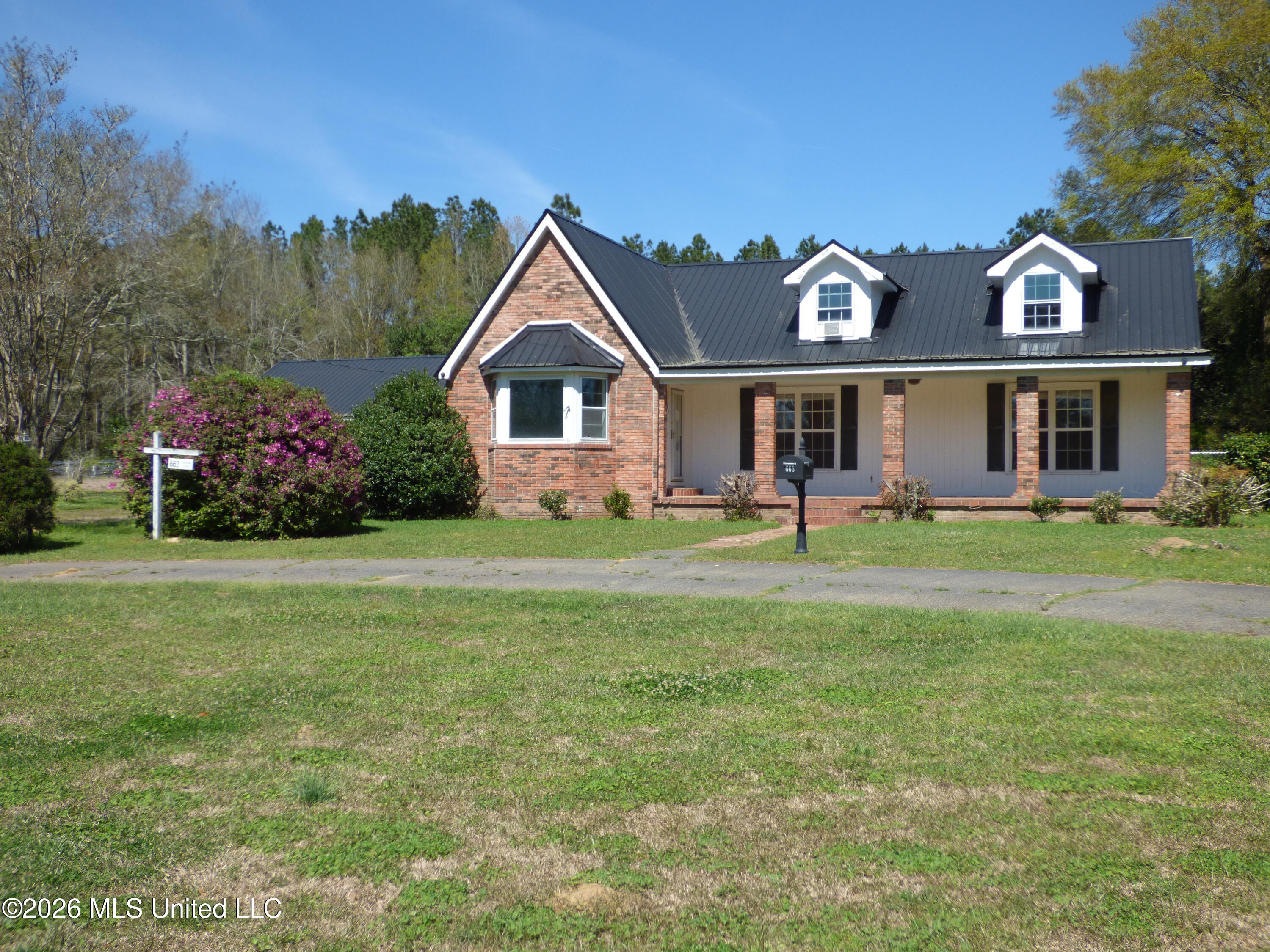 663 E Joseph Street Property Photo 1