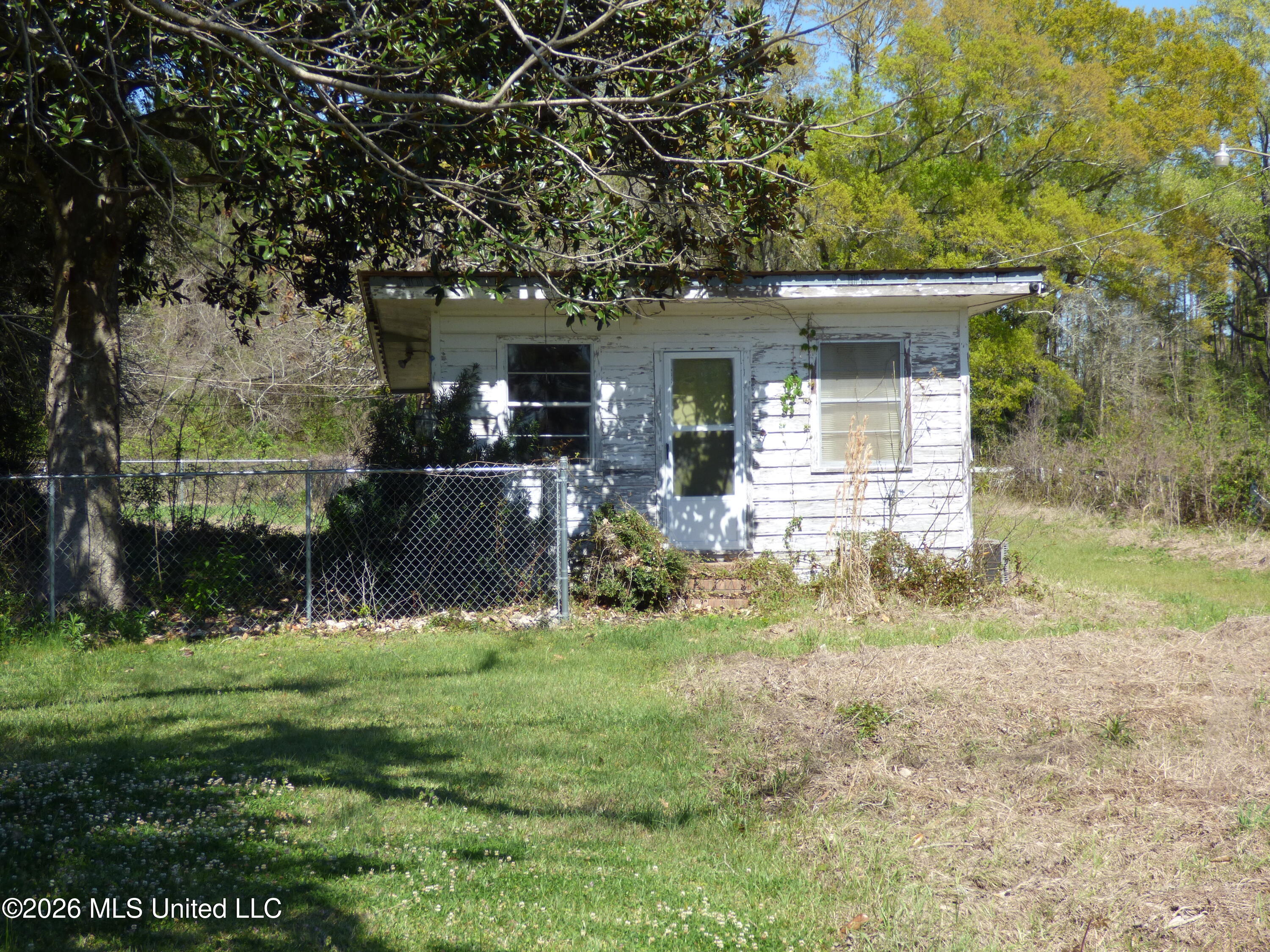 663 E Joseph Street Property Photo 4