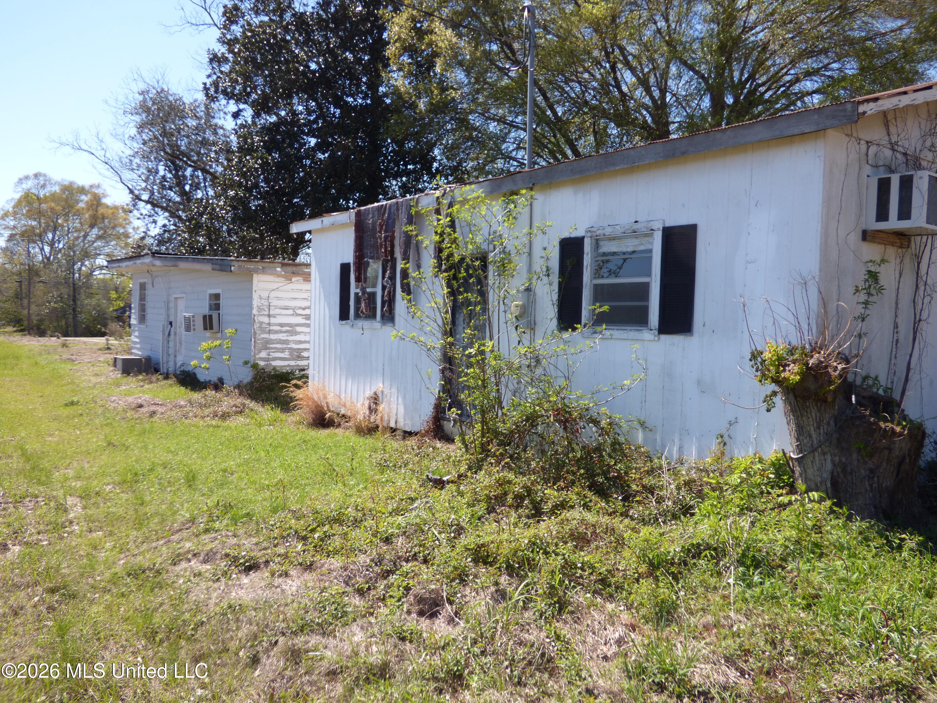 663 E Joseph Street Property Photo 5