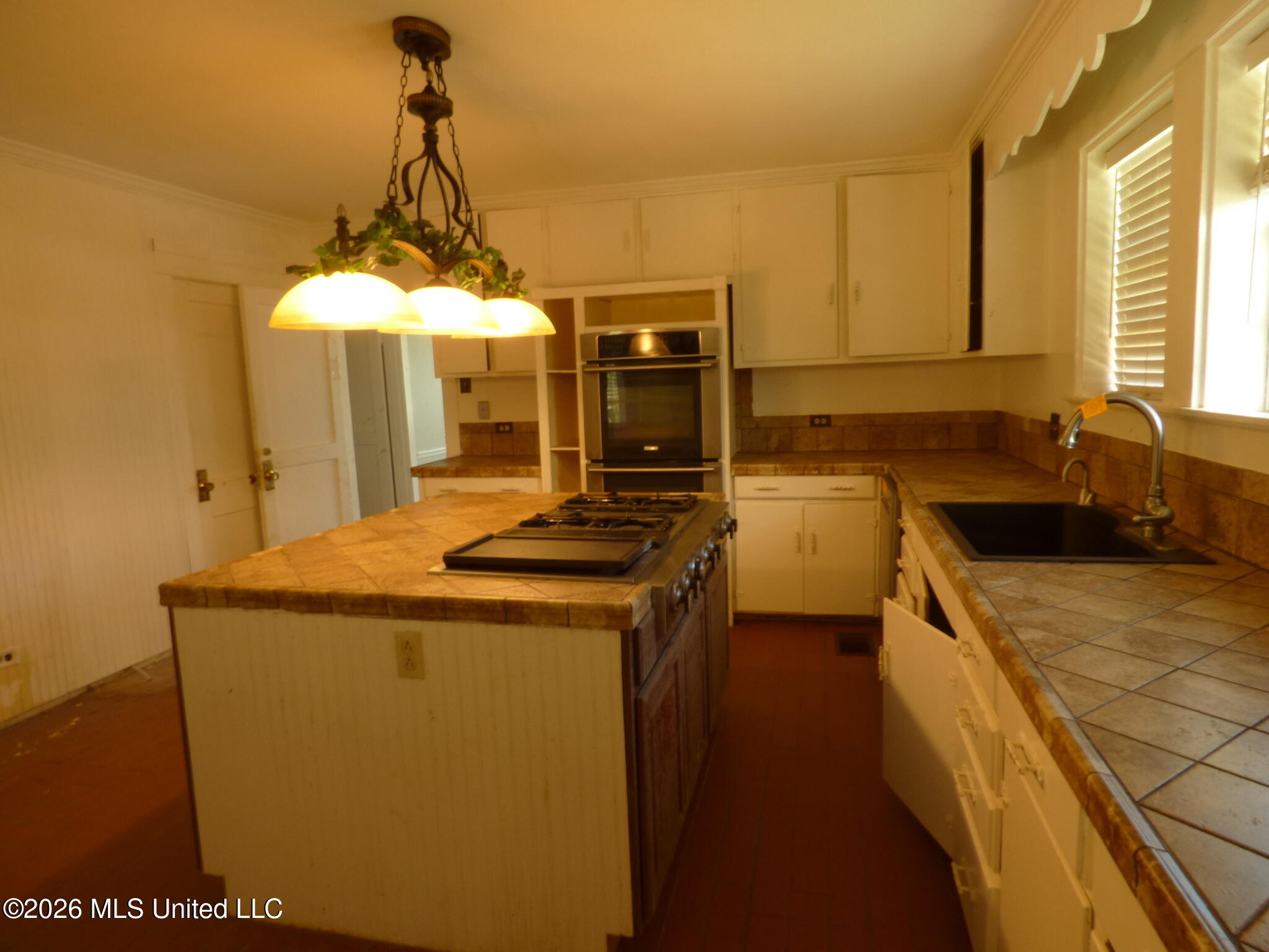 663 E Joseph Street Property Photo 8
