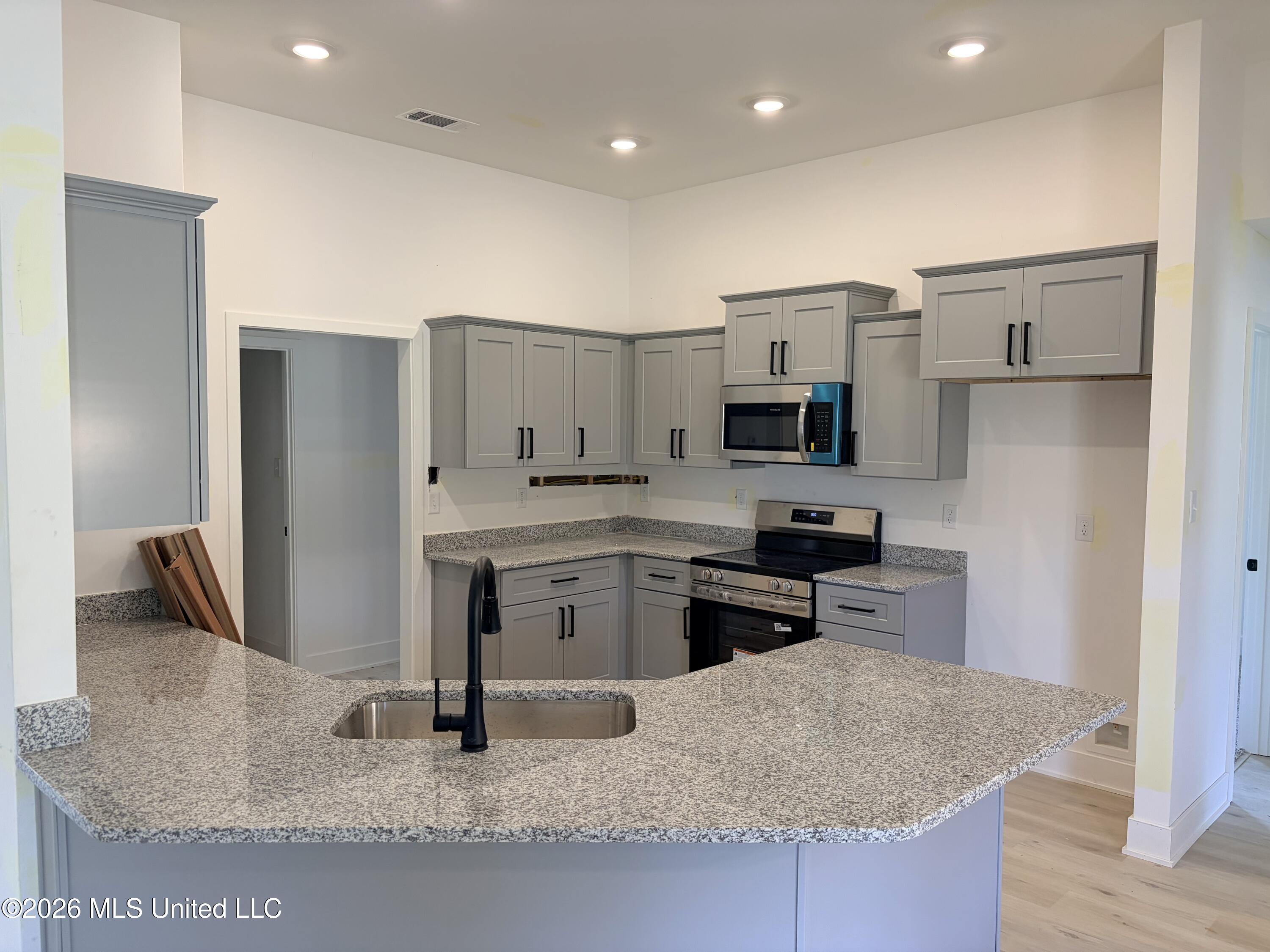 80 Farley Road Property Photo 3