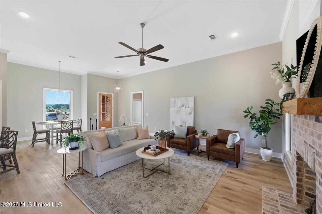 142 Palace Crossing Property Photo 7