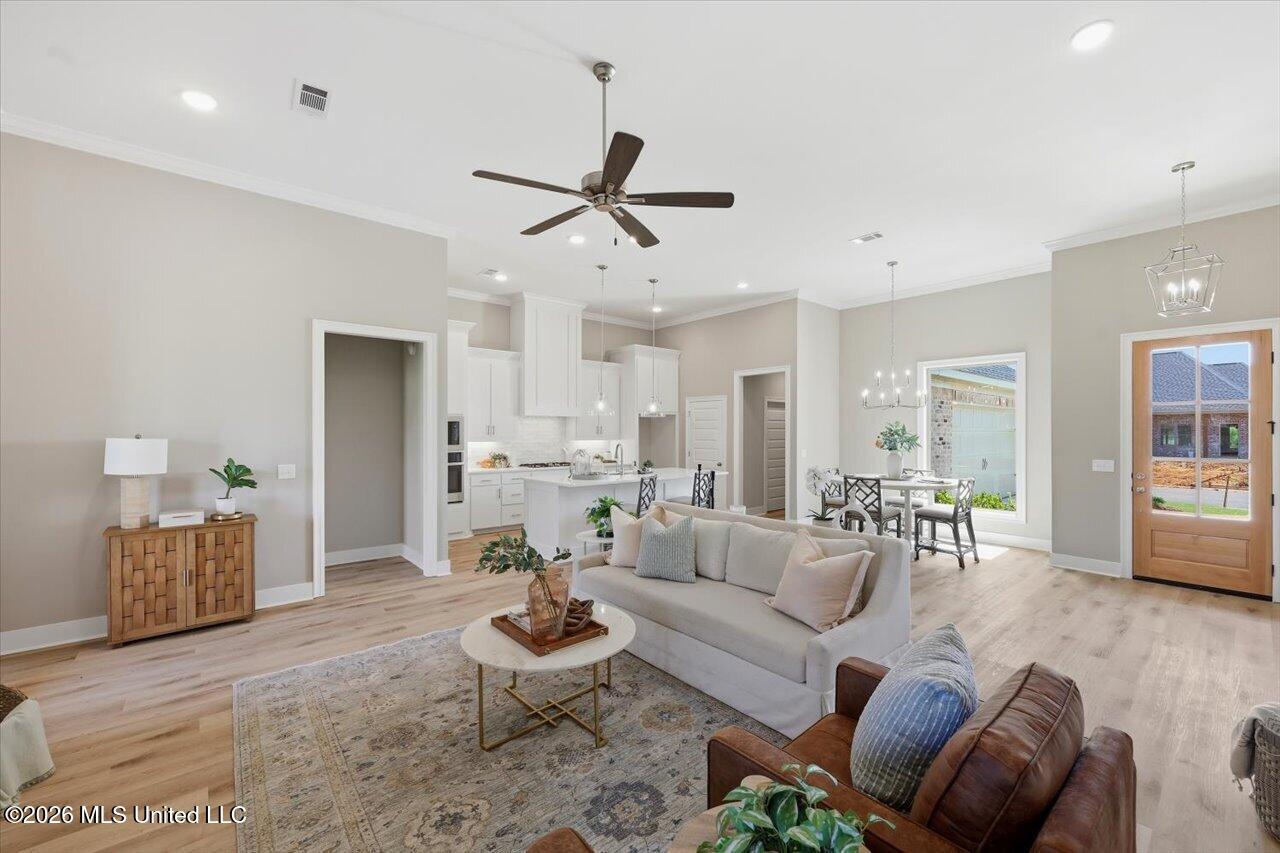142 Palace Crossing Property Photo 8