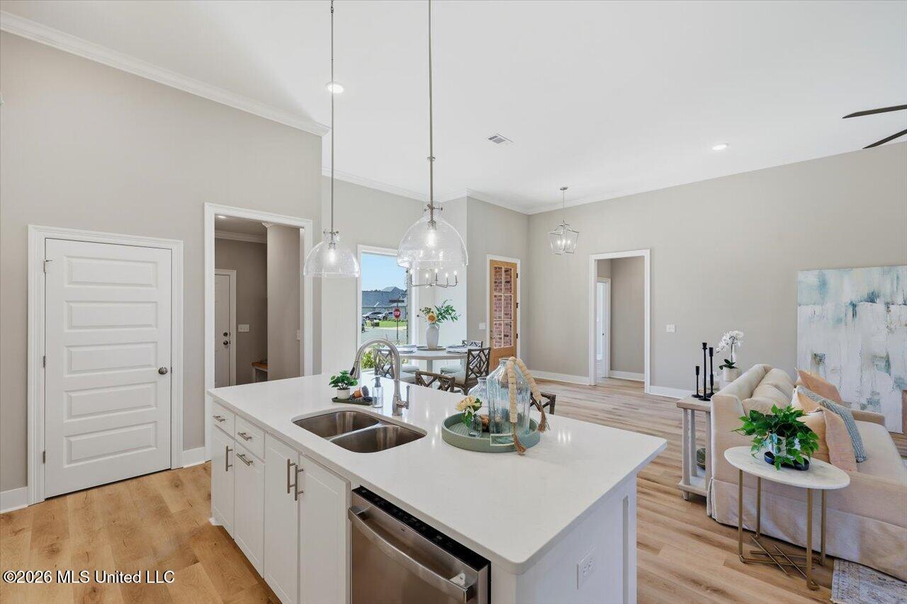 142 Palace Crossing Property Photo 13
