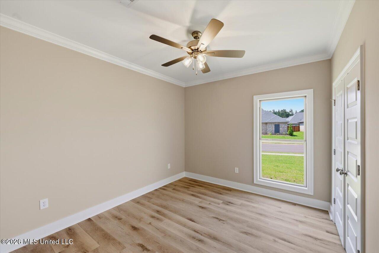 142 Palace Crossing Property Photo 27
