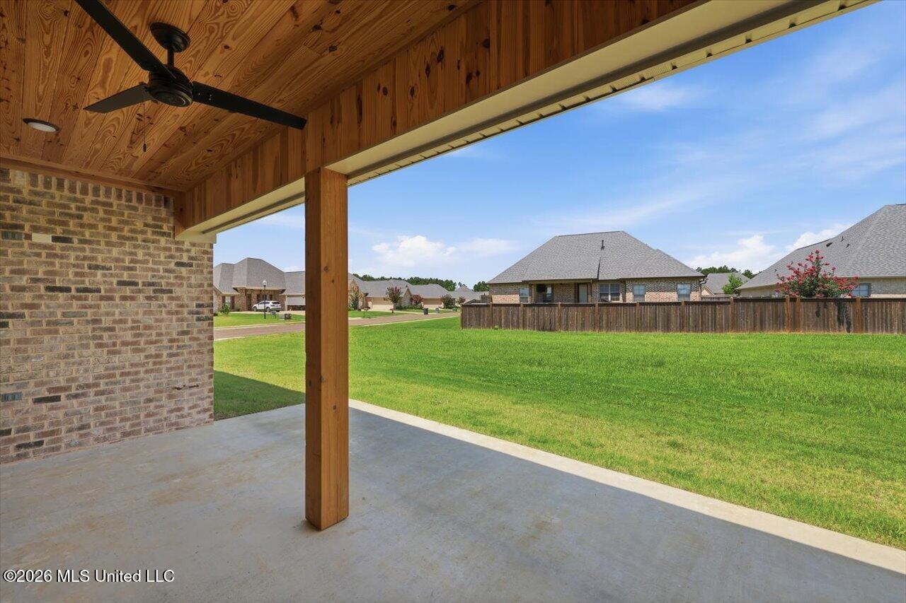 142 Palace Crossing Property Photo 31