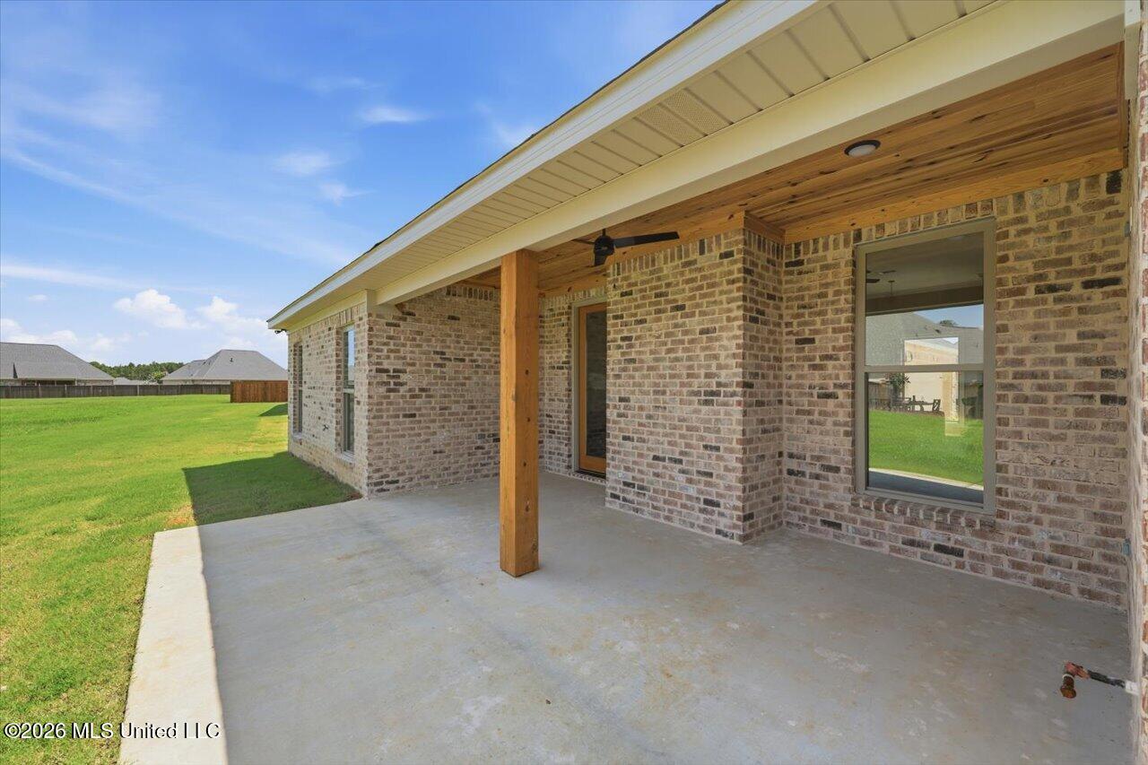 142 Palace Crossing Property Photo 32