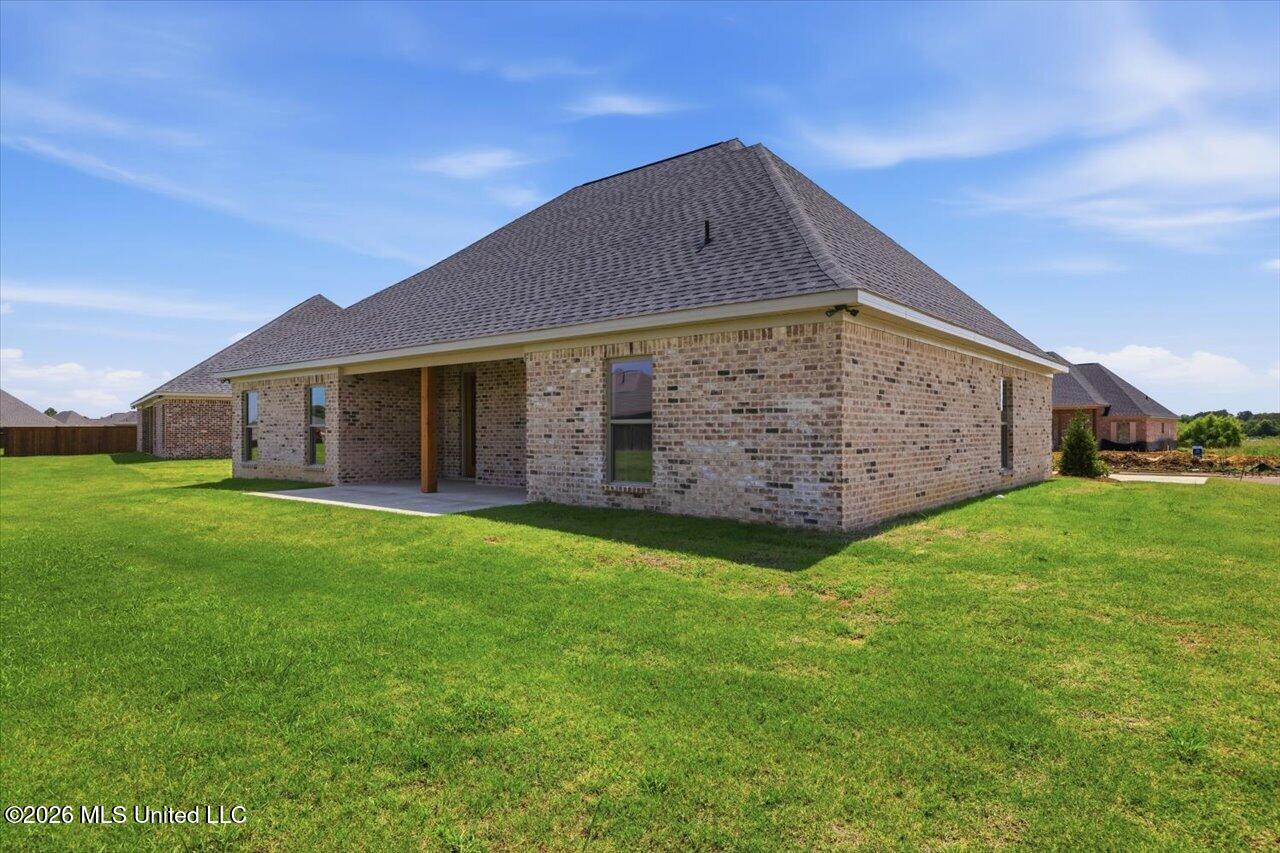 142 Palace Crossing Property Photo 33