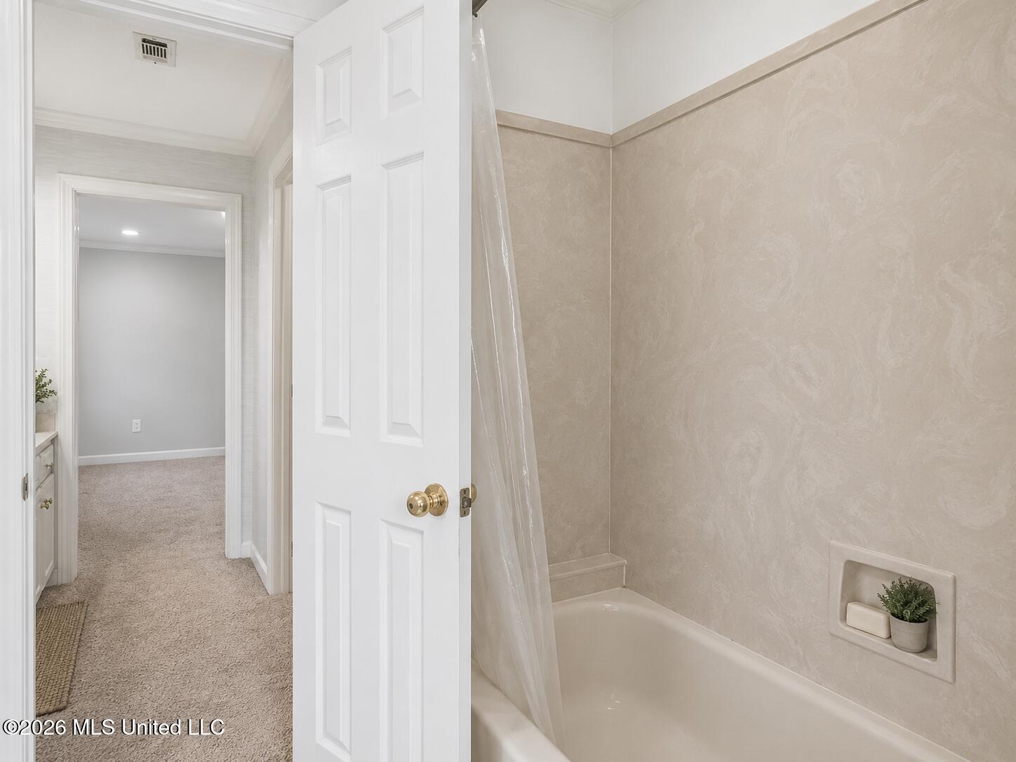 1425 Fontaine Drive Property Photo 15