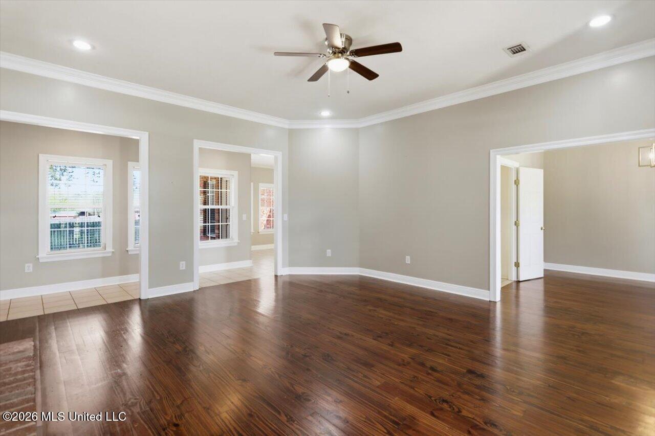 209 Park Ridge Drive Property Photo 12