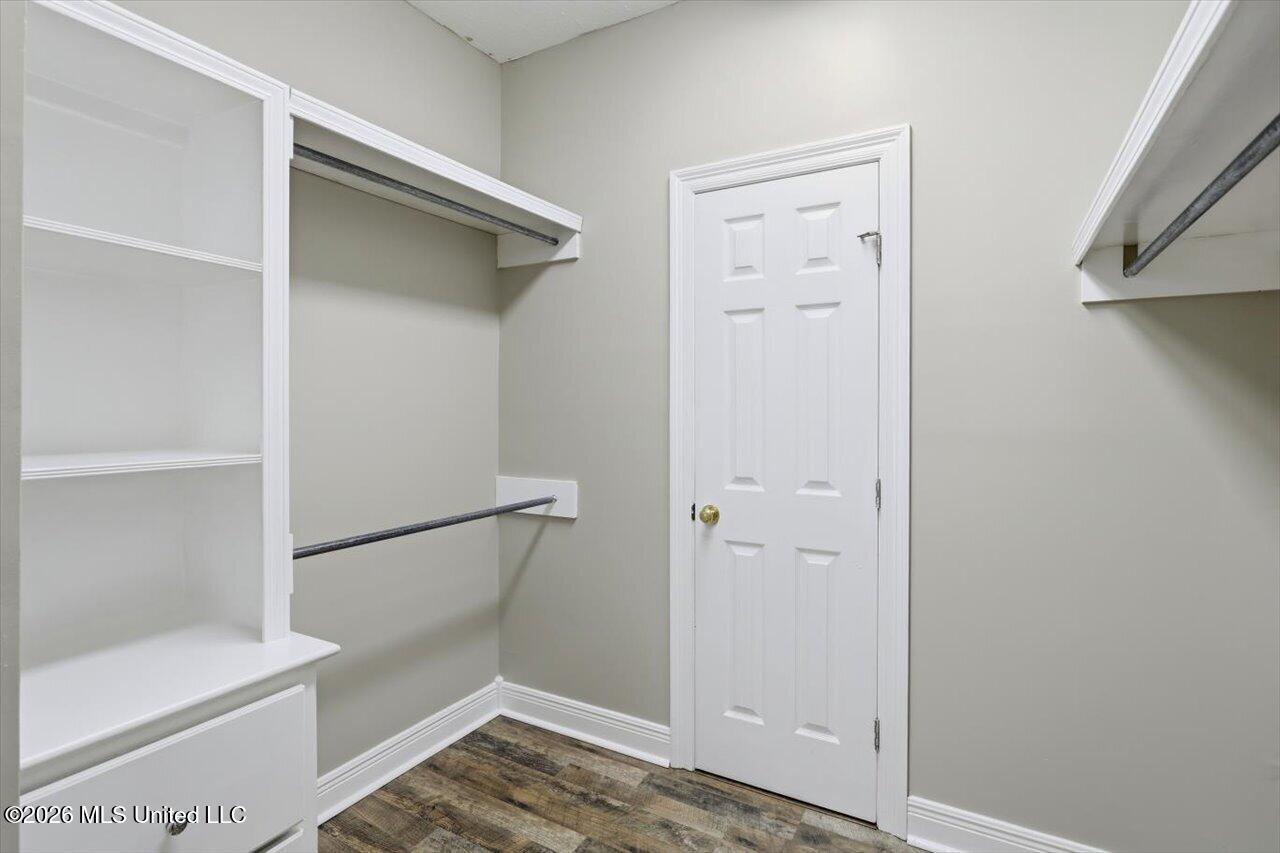 209 Park Ridge Drive Property Photo 26