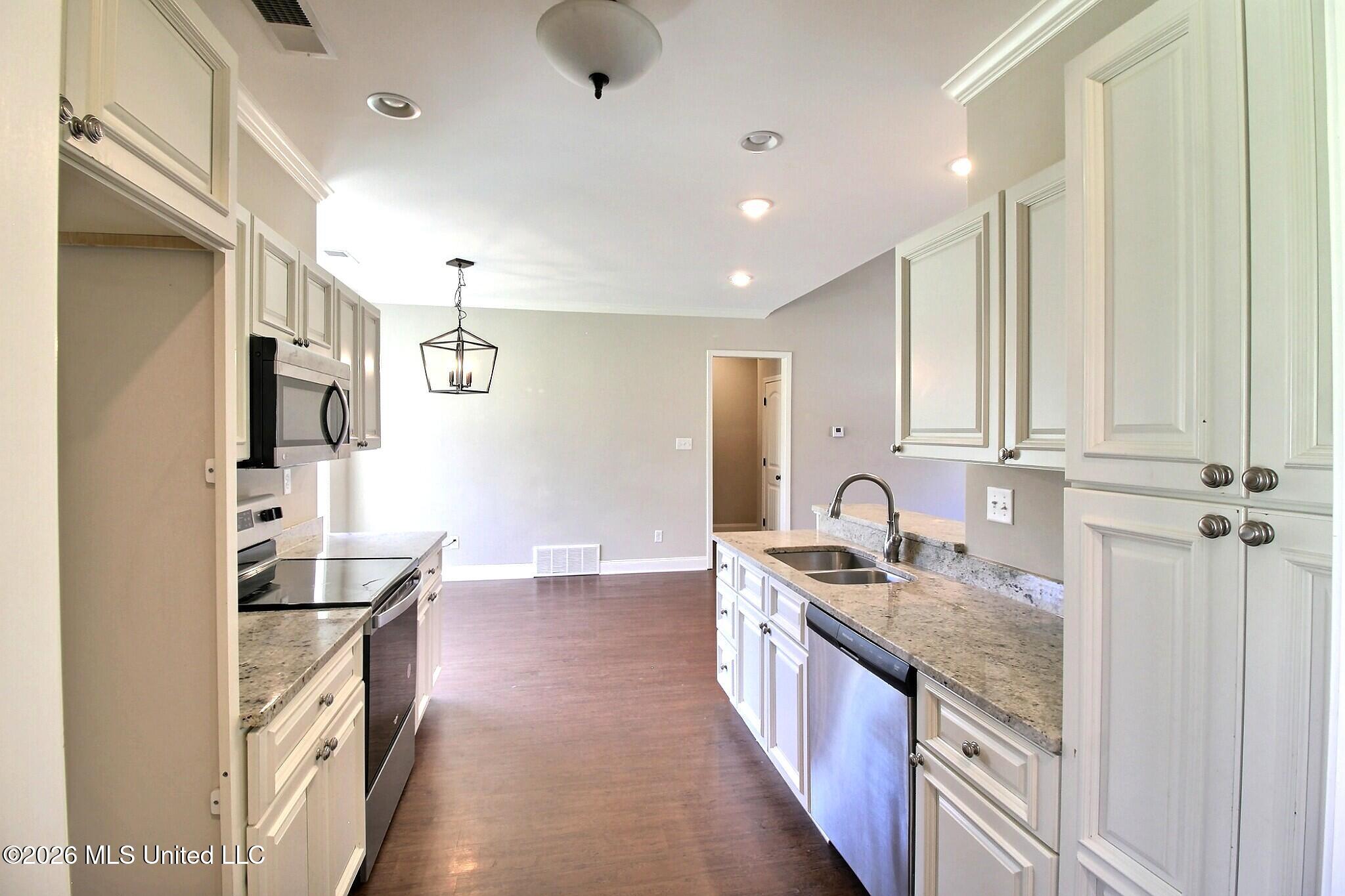 4722 Alexander Road Property Photo 8