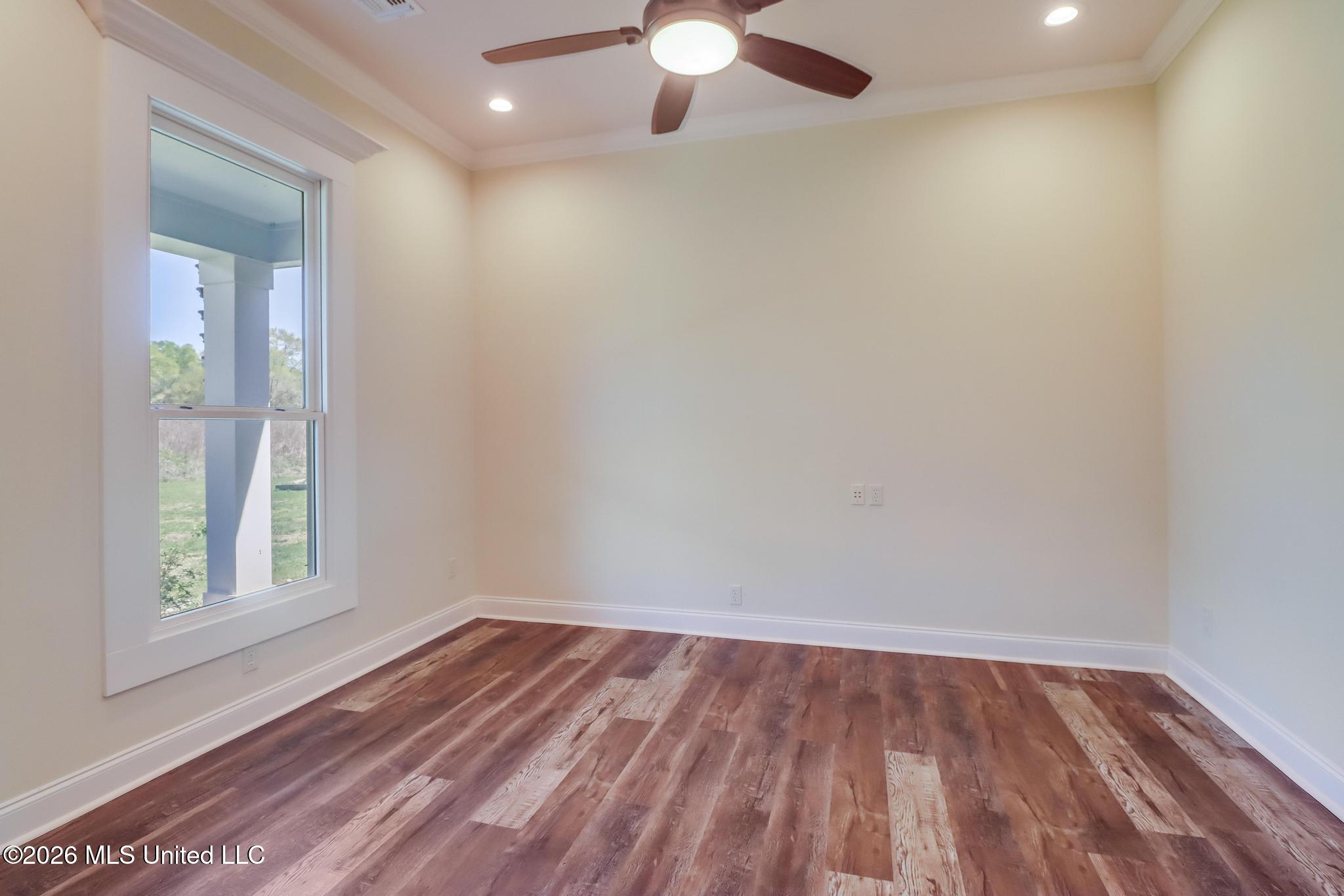 195 Pinecrest Drive Property Photo 8