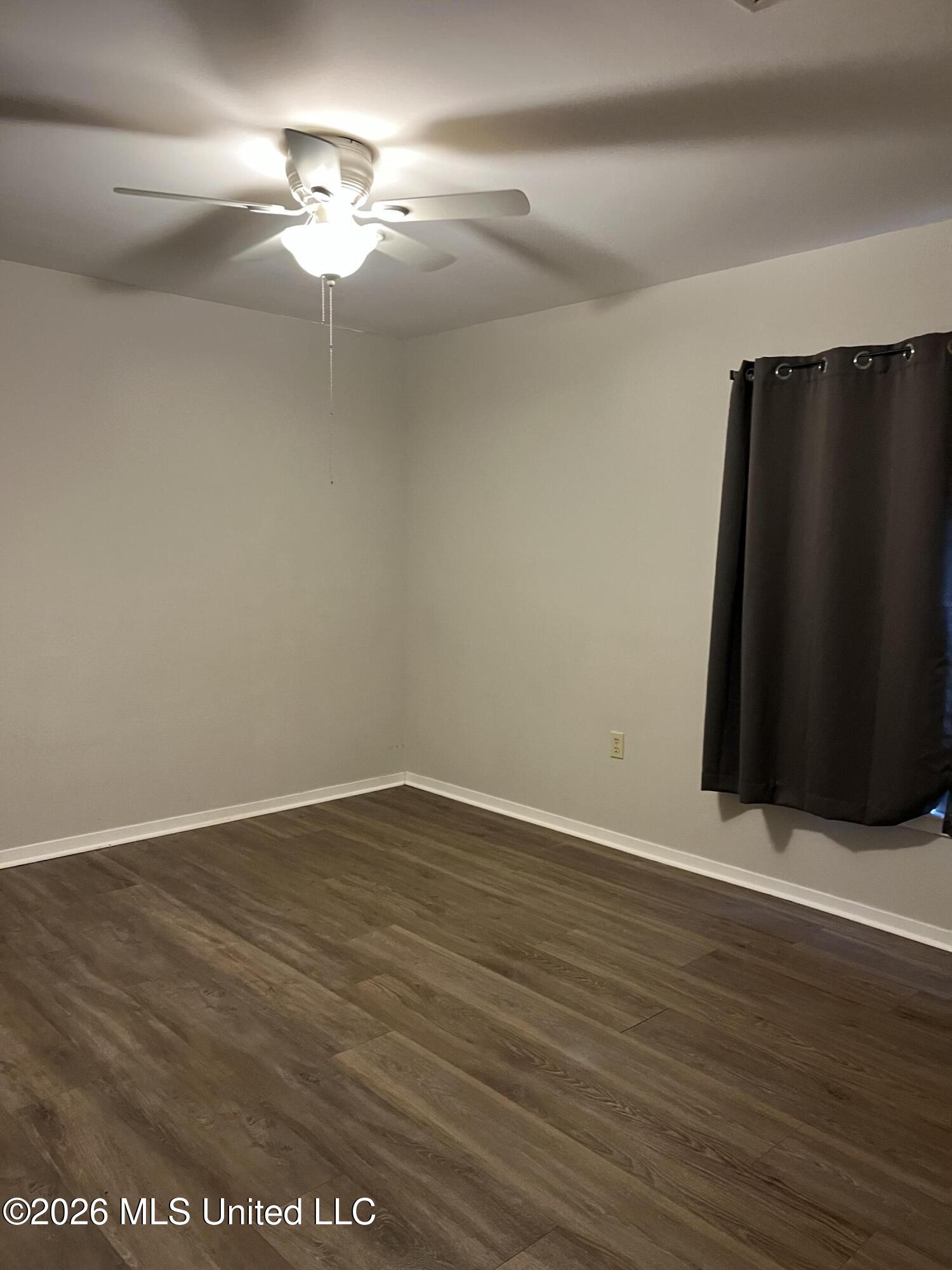5554 Daugherty Road Property Photo 9