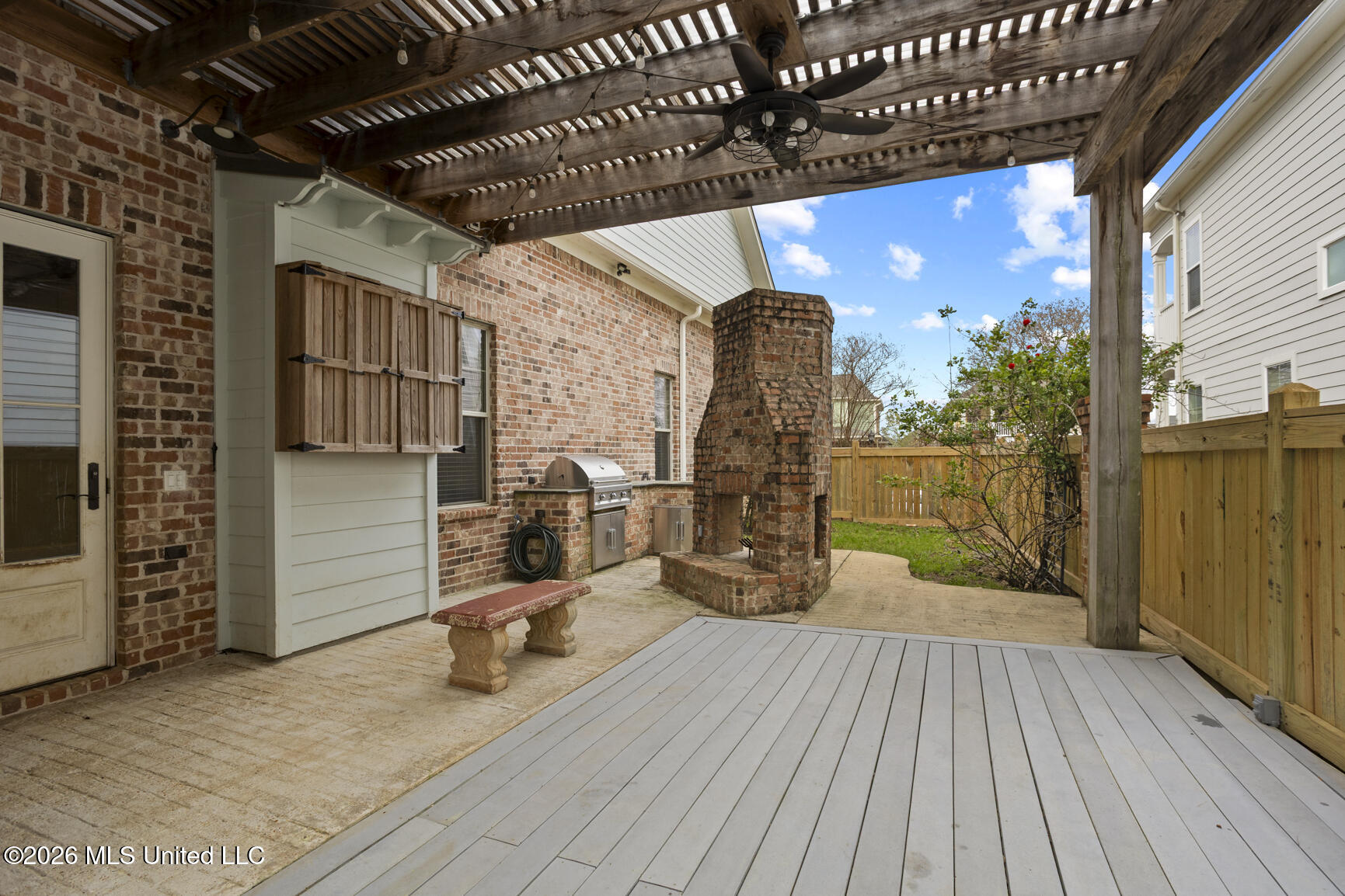 606 Arbor Way Property Photo 3