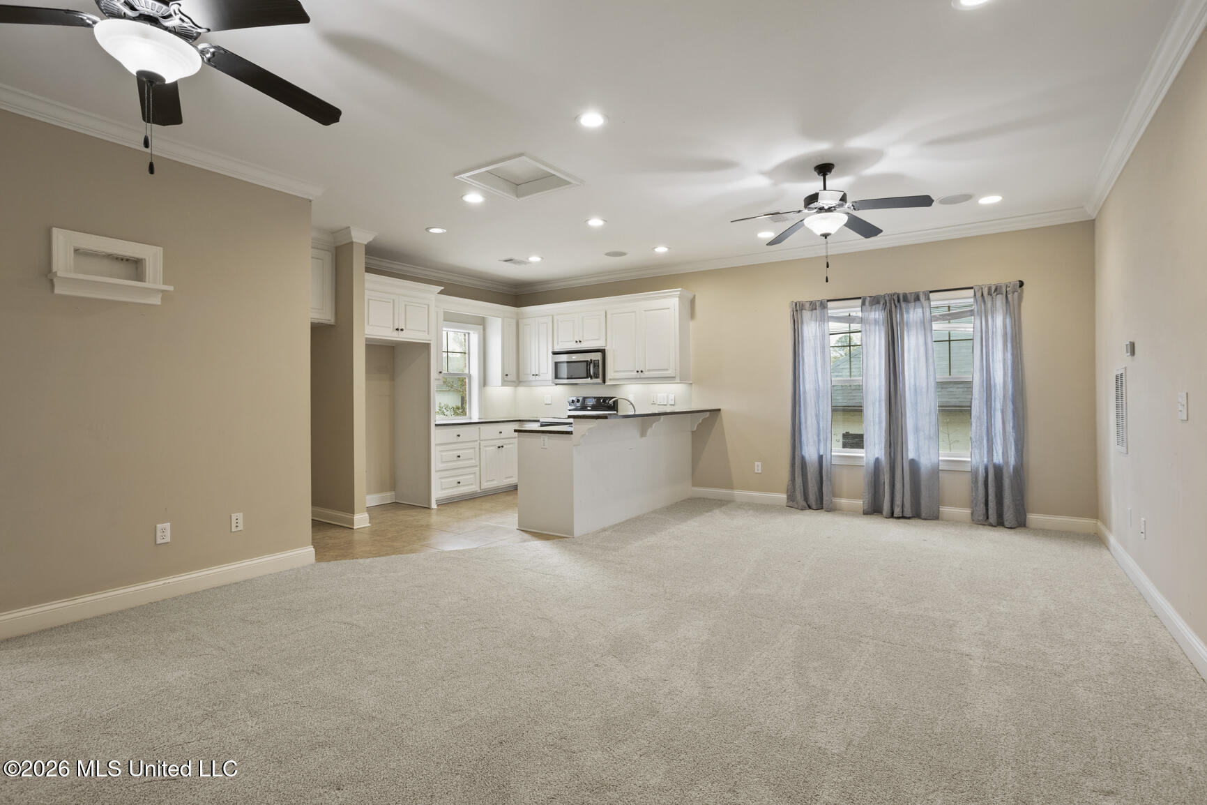 606 Arbor Way Property Photo 4