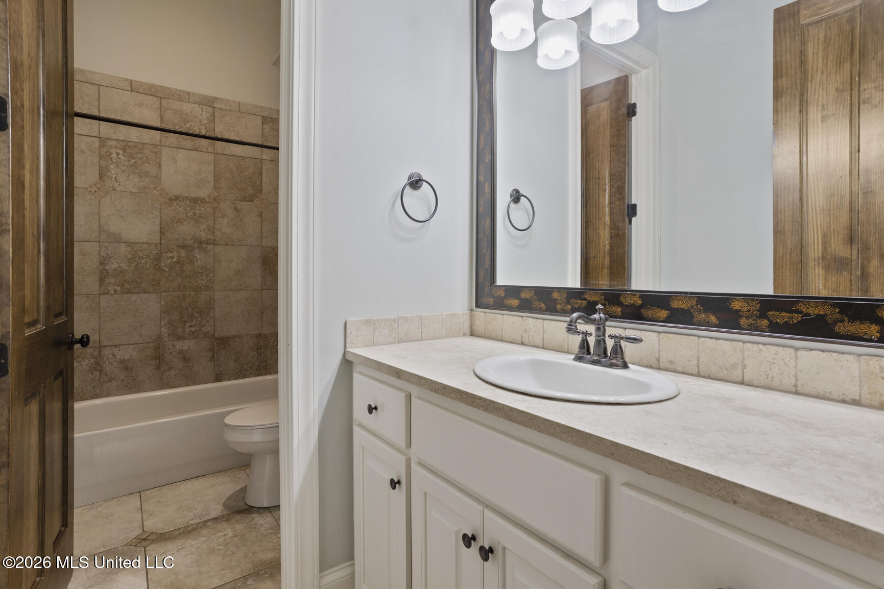 606 Arbor Way Property Photo 37