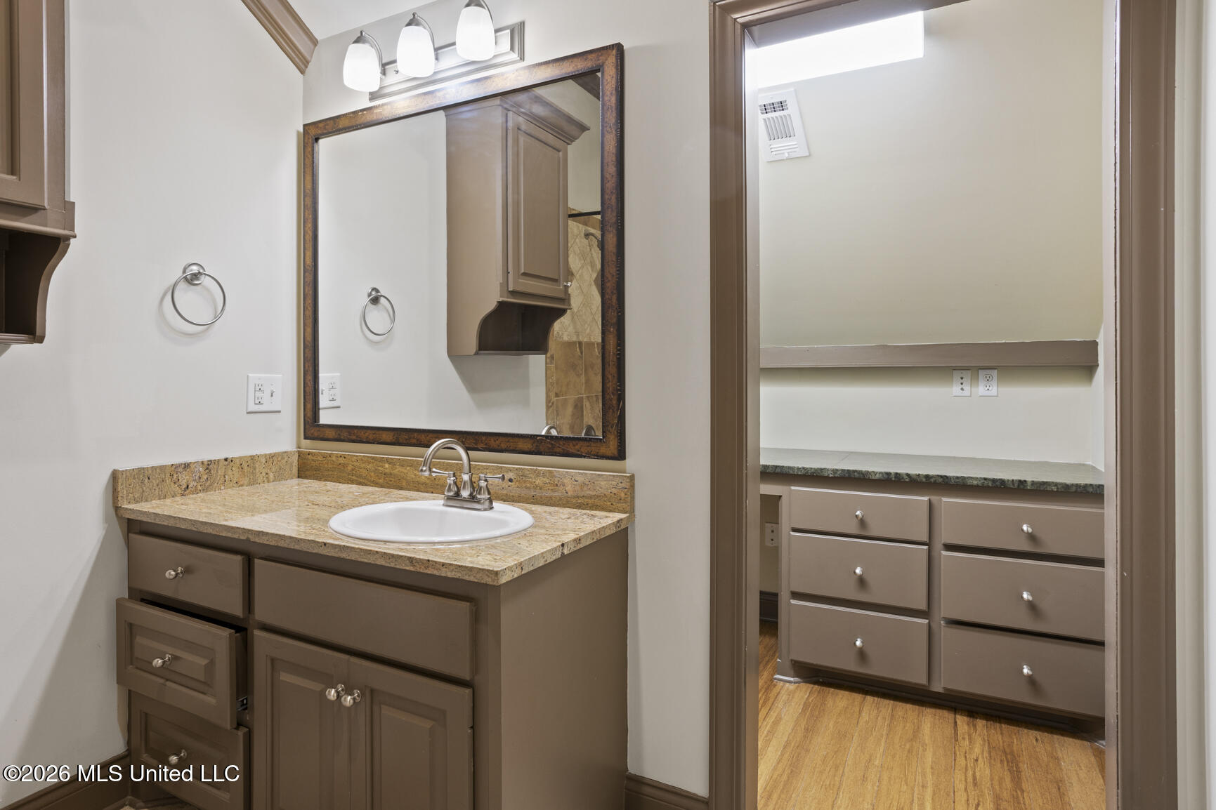 606 Arbor Way Property Photo 47