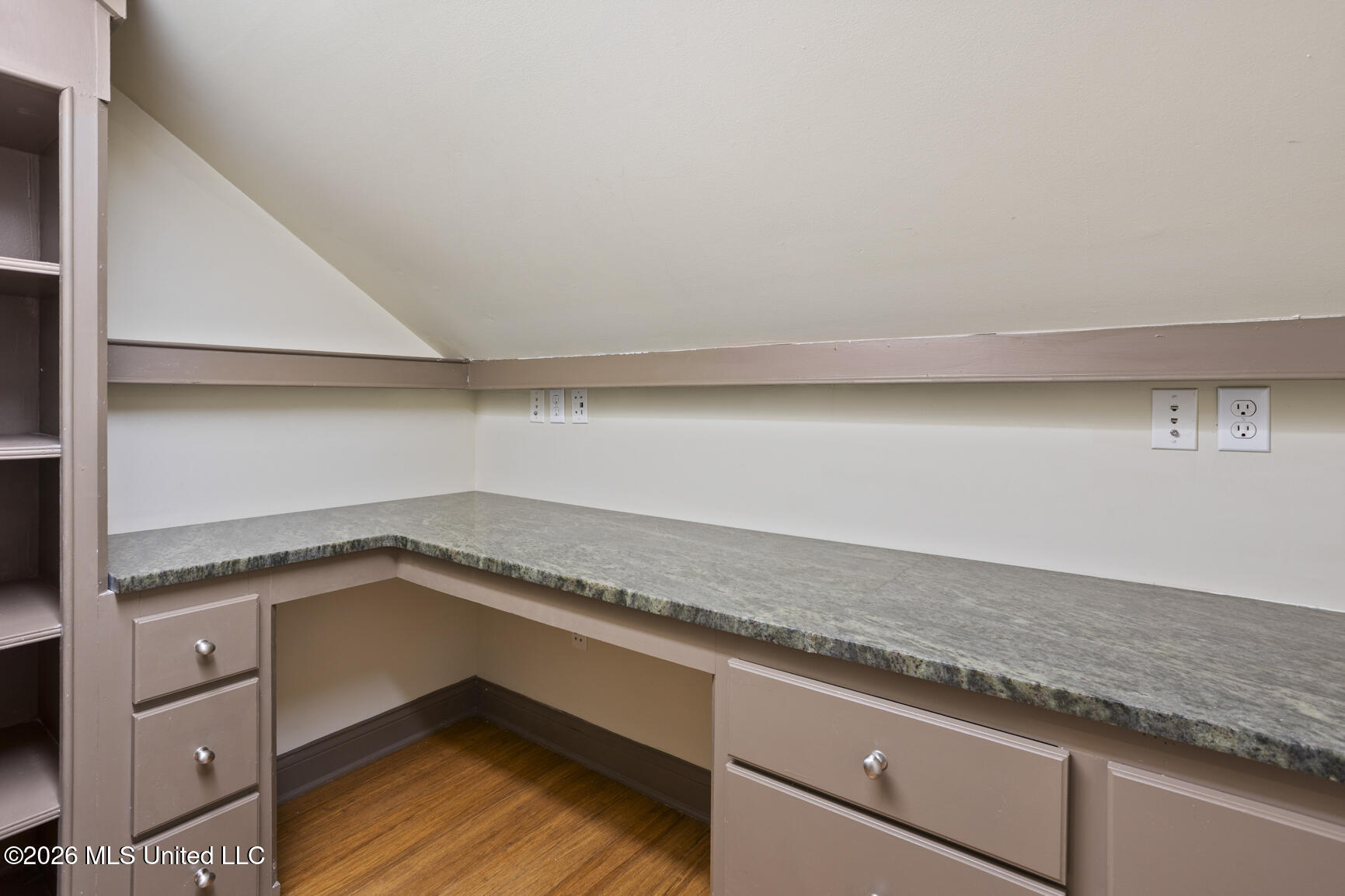 606 Arbor Way Property Photo 49
