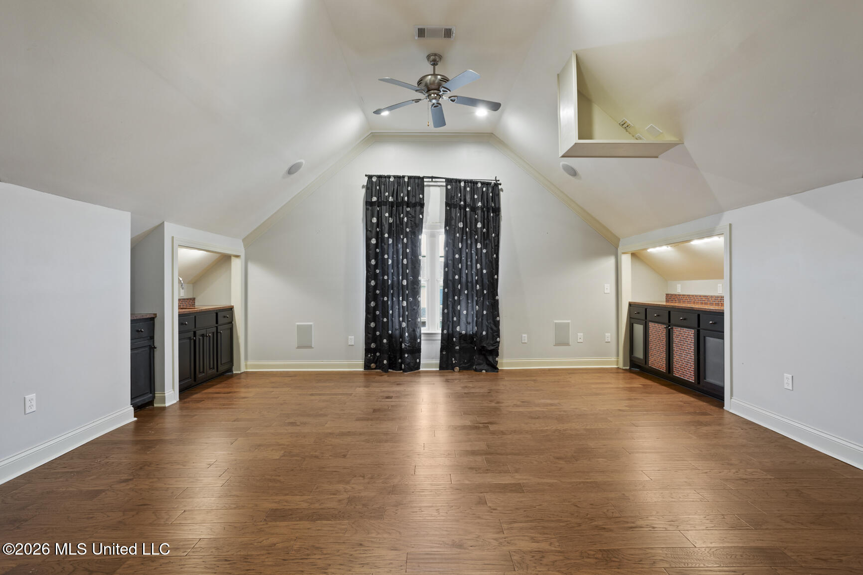 606 Arbor Way Property Photo 56