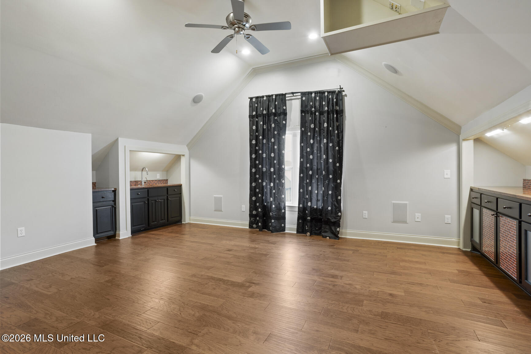 606 Arbor Way Property Photo 57