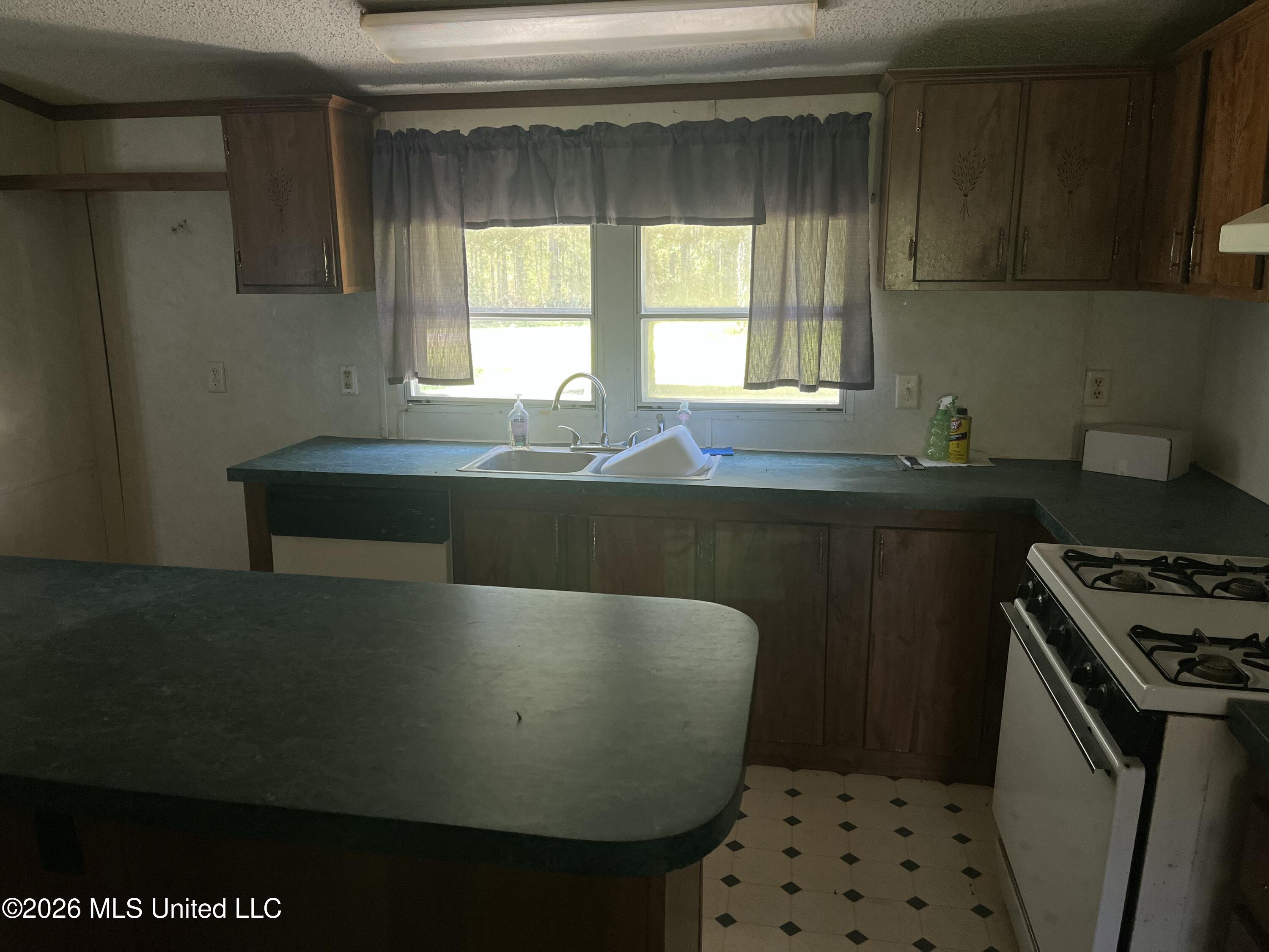 980 Tenner Road Property Photo 8