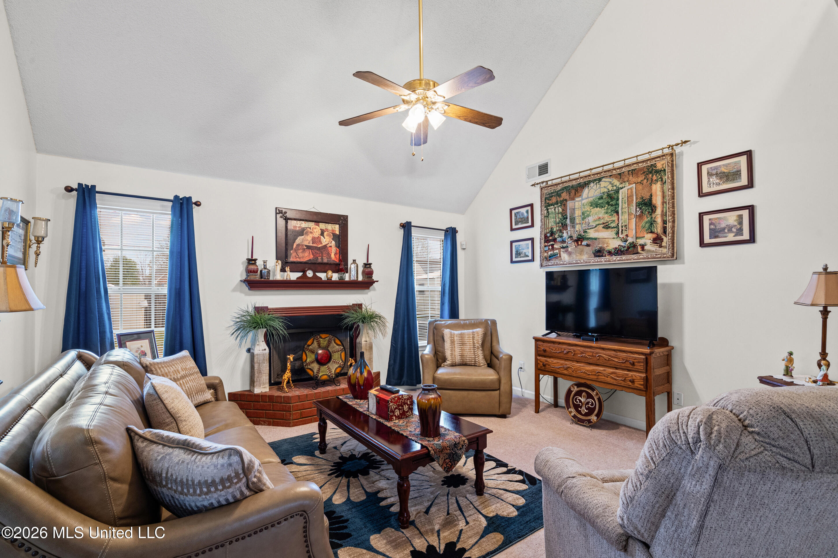 6546 Braybourne Main Property Photo 4