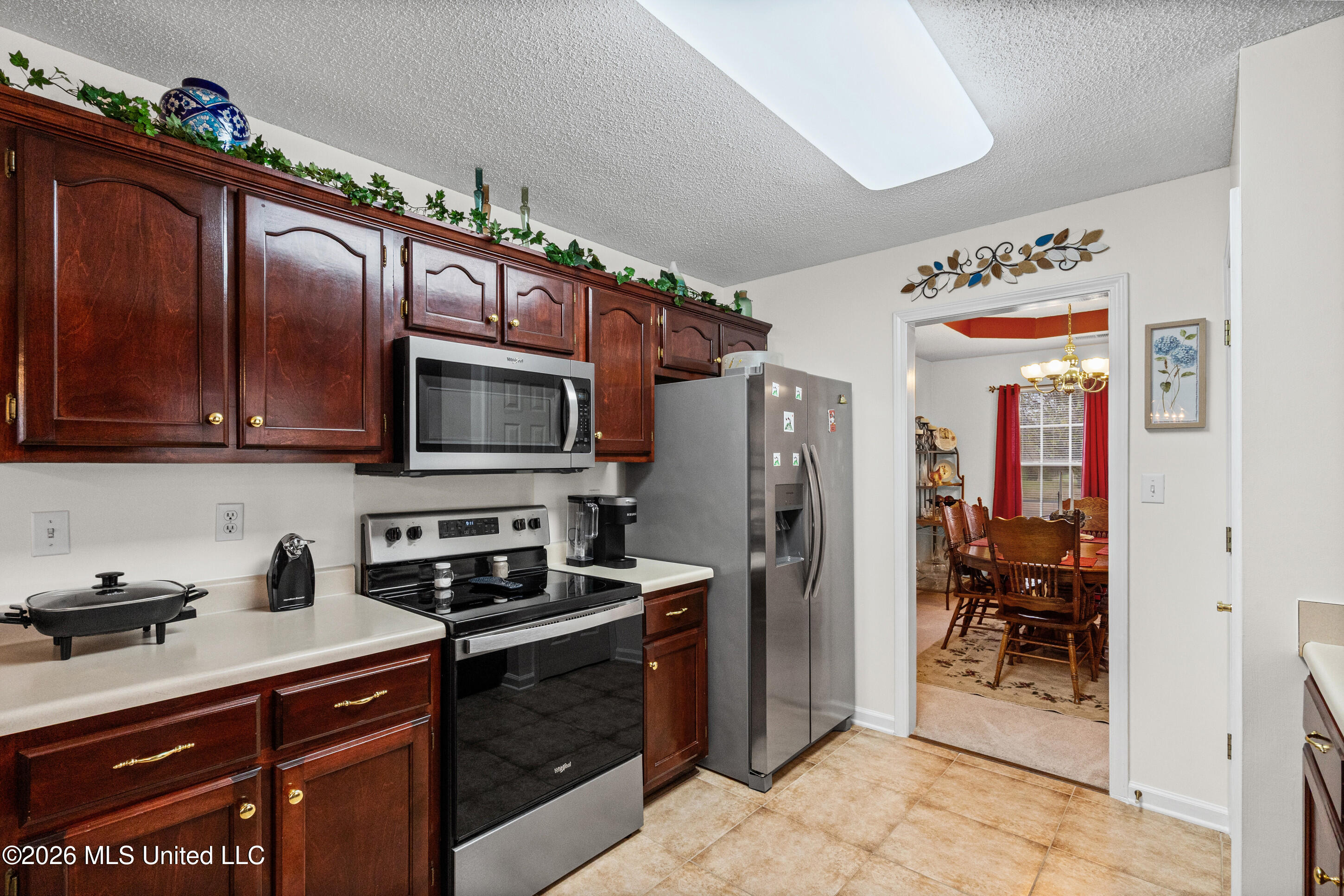 6546 Braybourne Main Property Photo 7