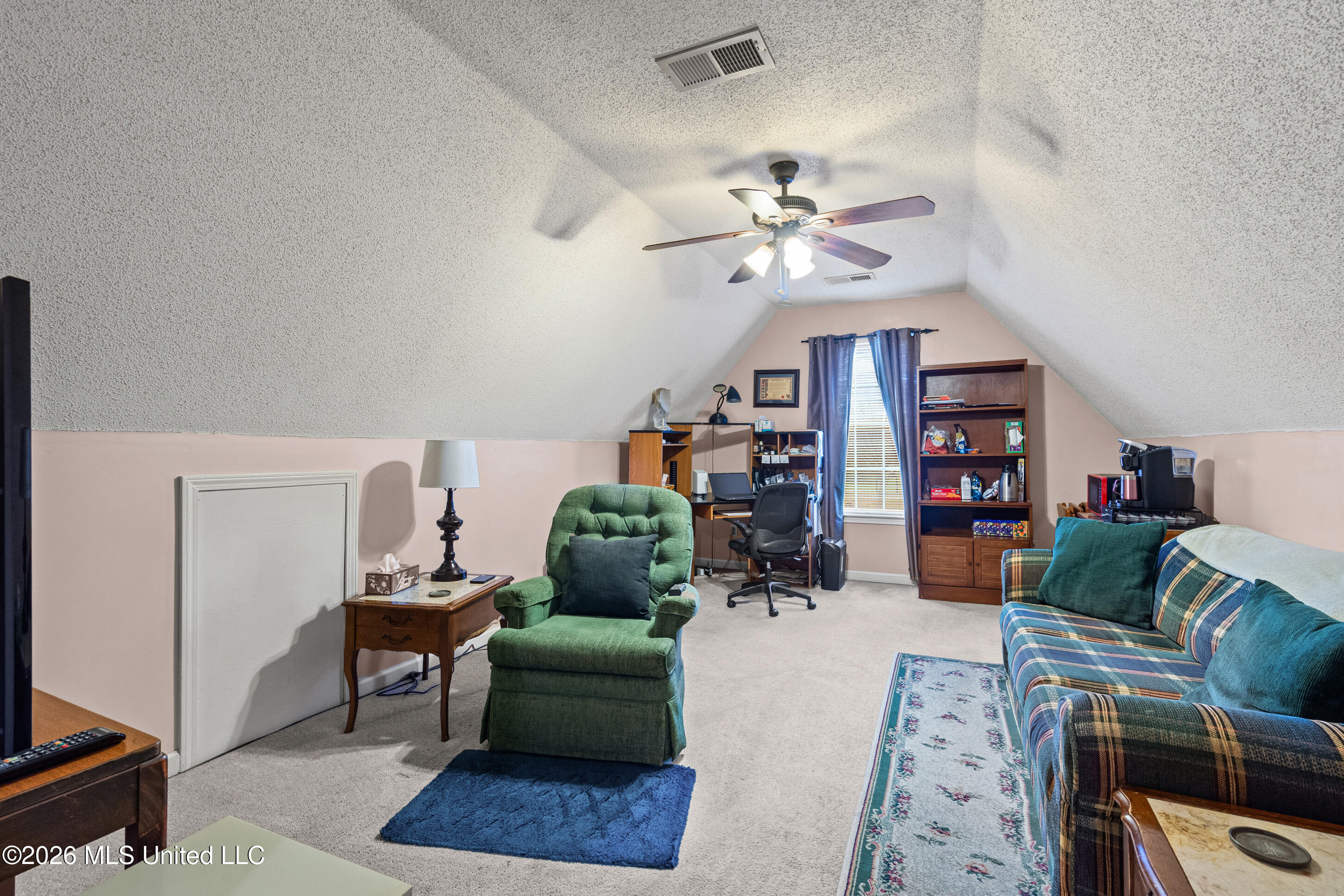 6546 Braybourne Main Property Photo 17