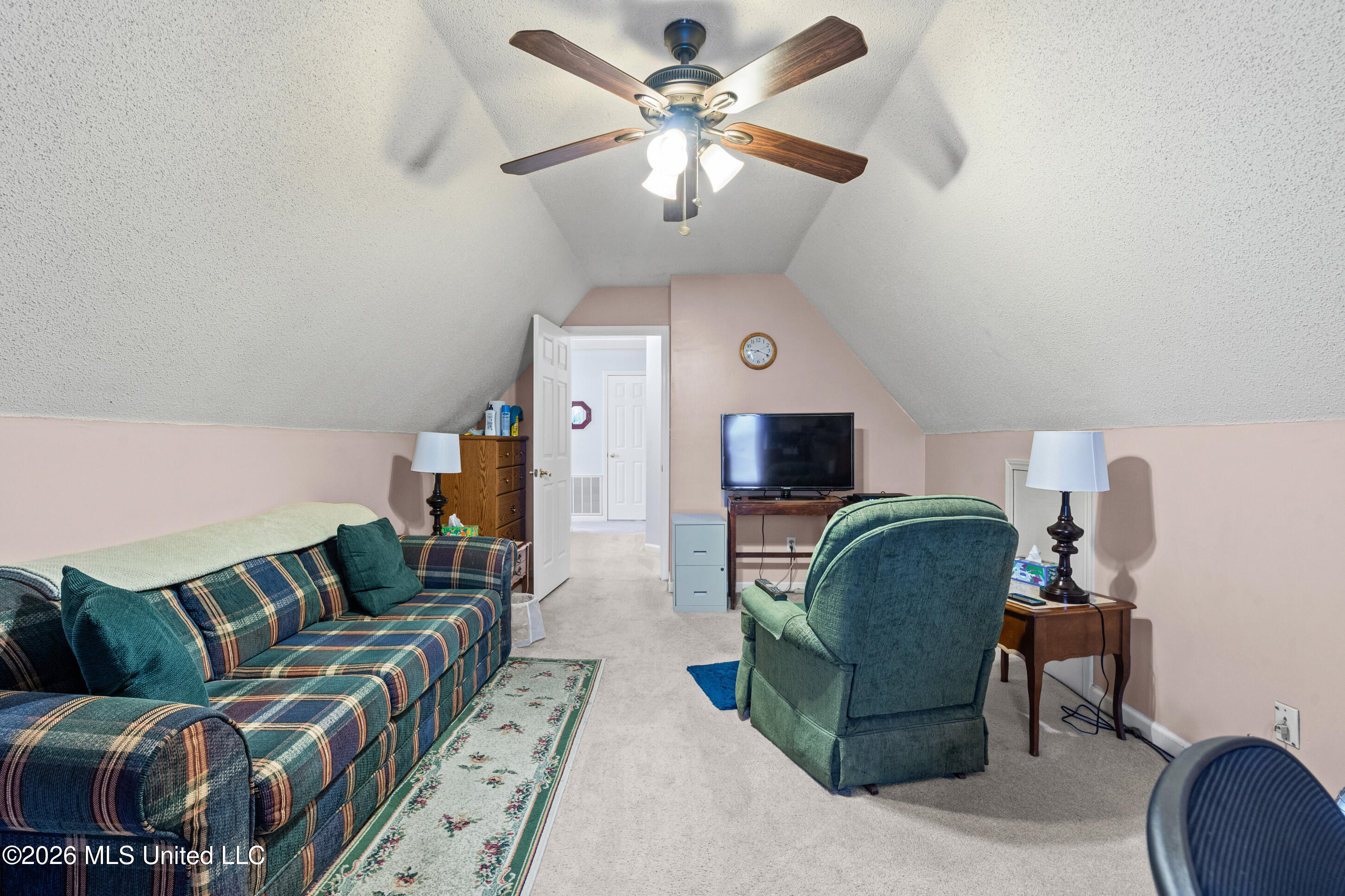 6546 Braybourne Main Property Photo 18