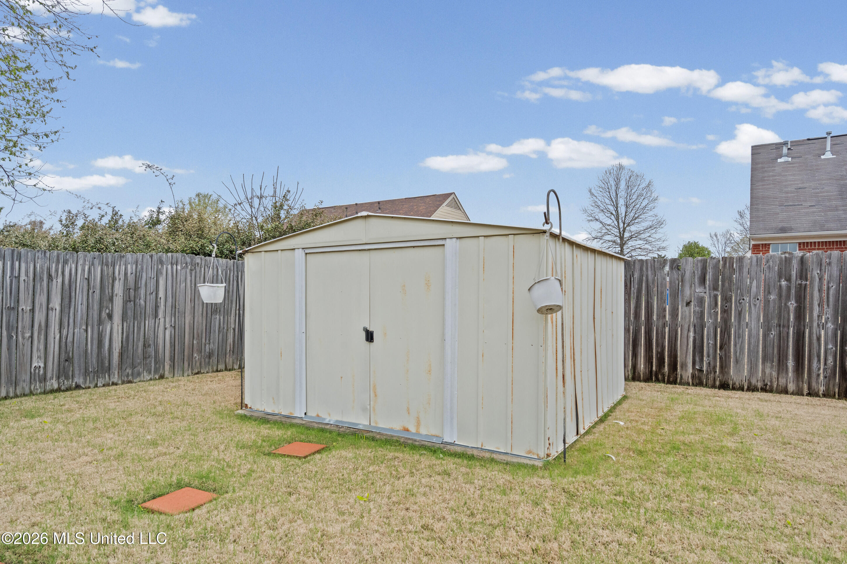6546 Braybourne Main Property Photo 26