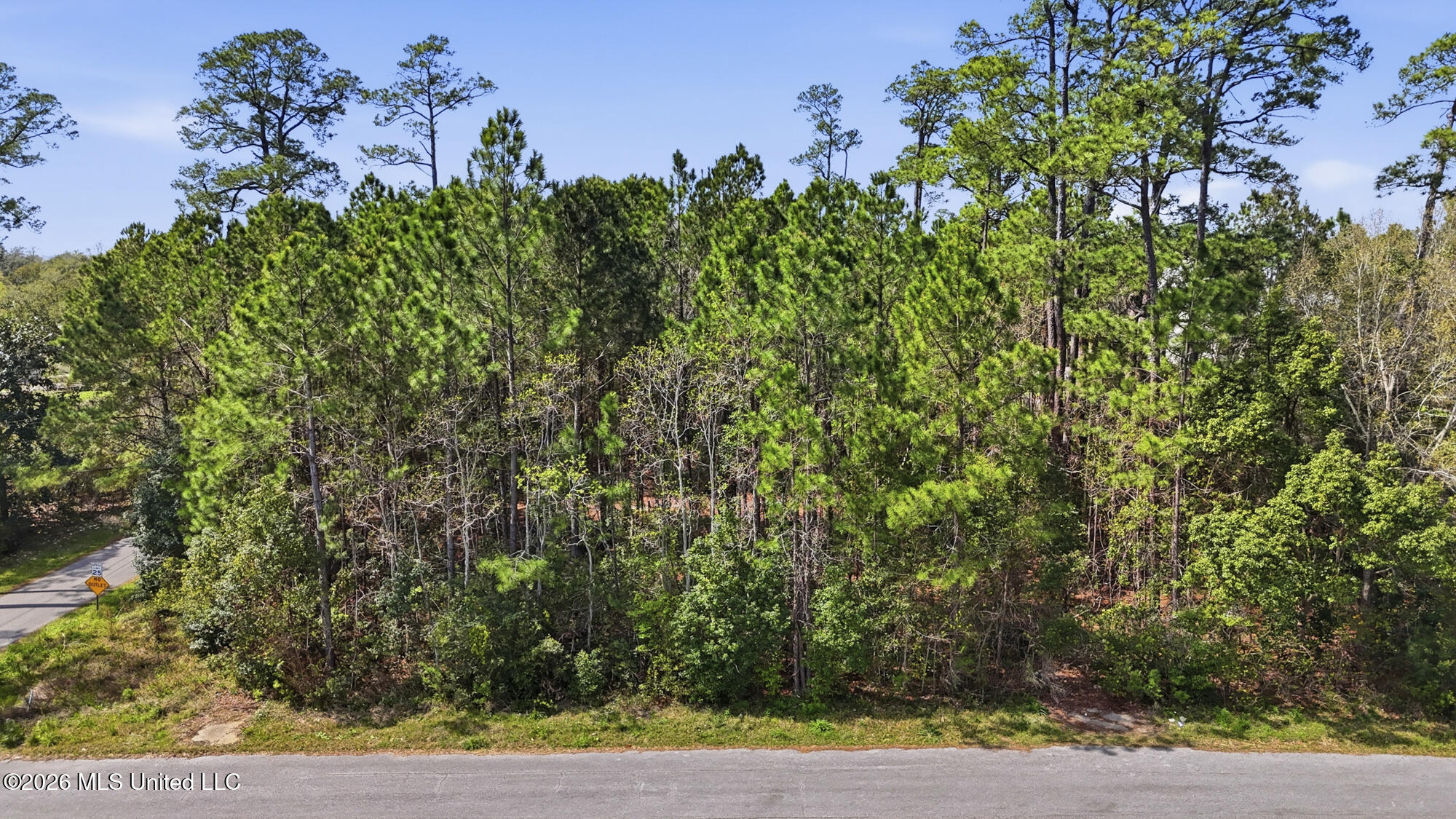 6201 Hermosa Drive Property Photo 1