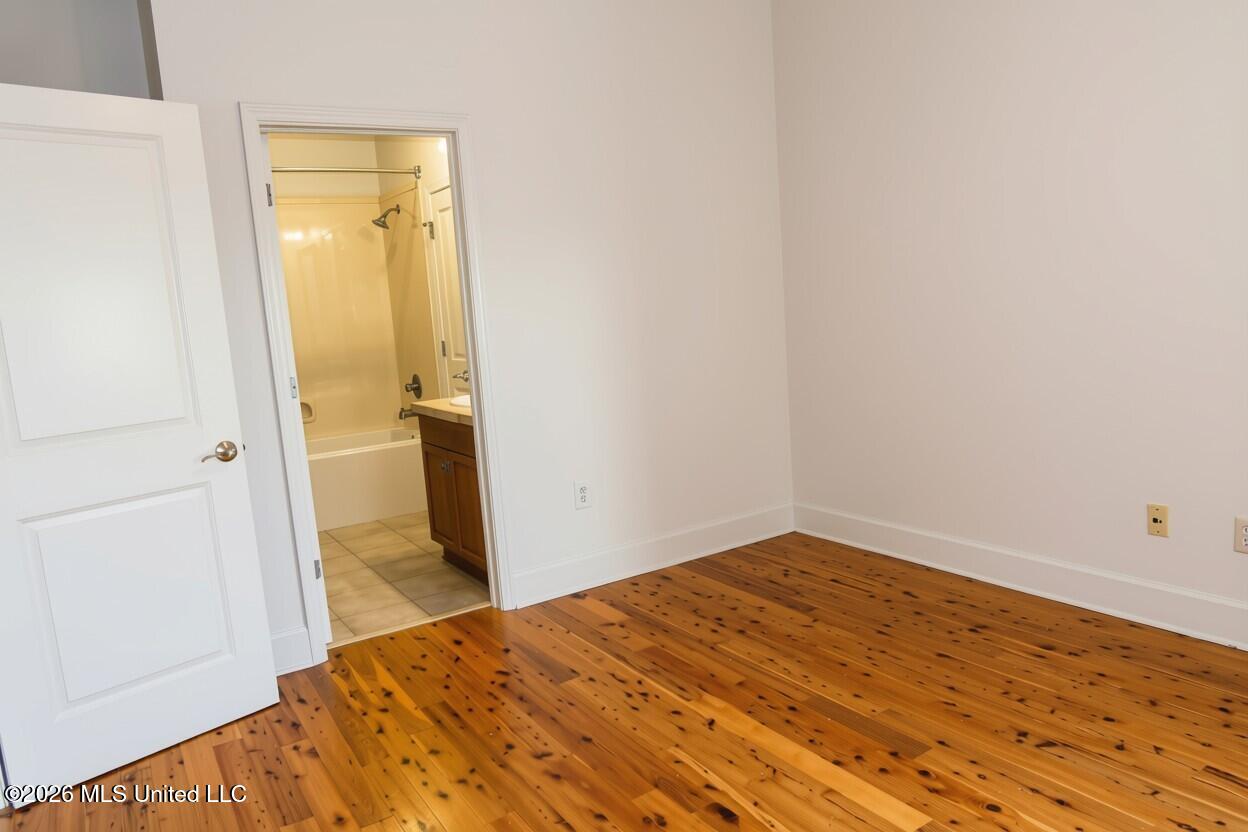 308 E Pearl Street Property Photo 8