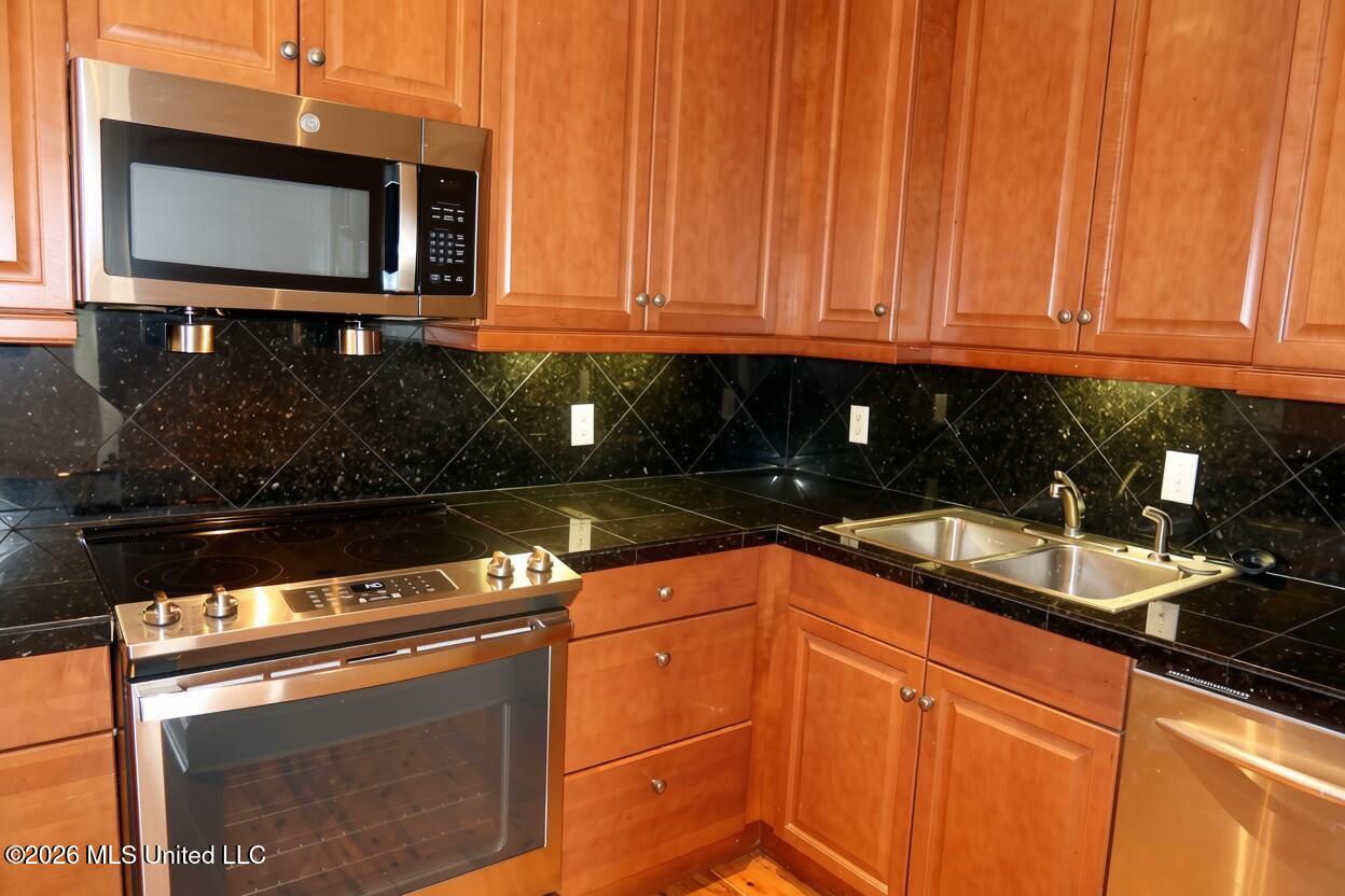 308 E Pearl Street Property Photo 9