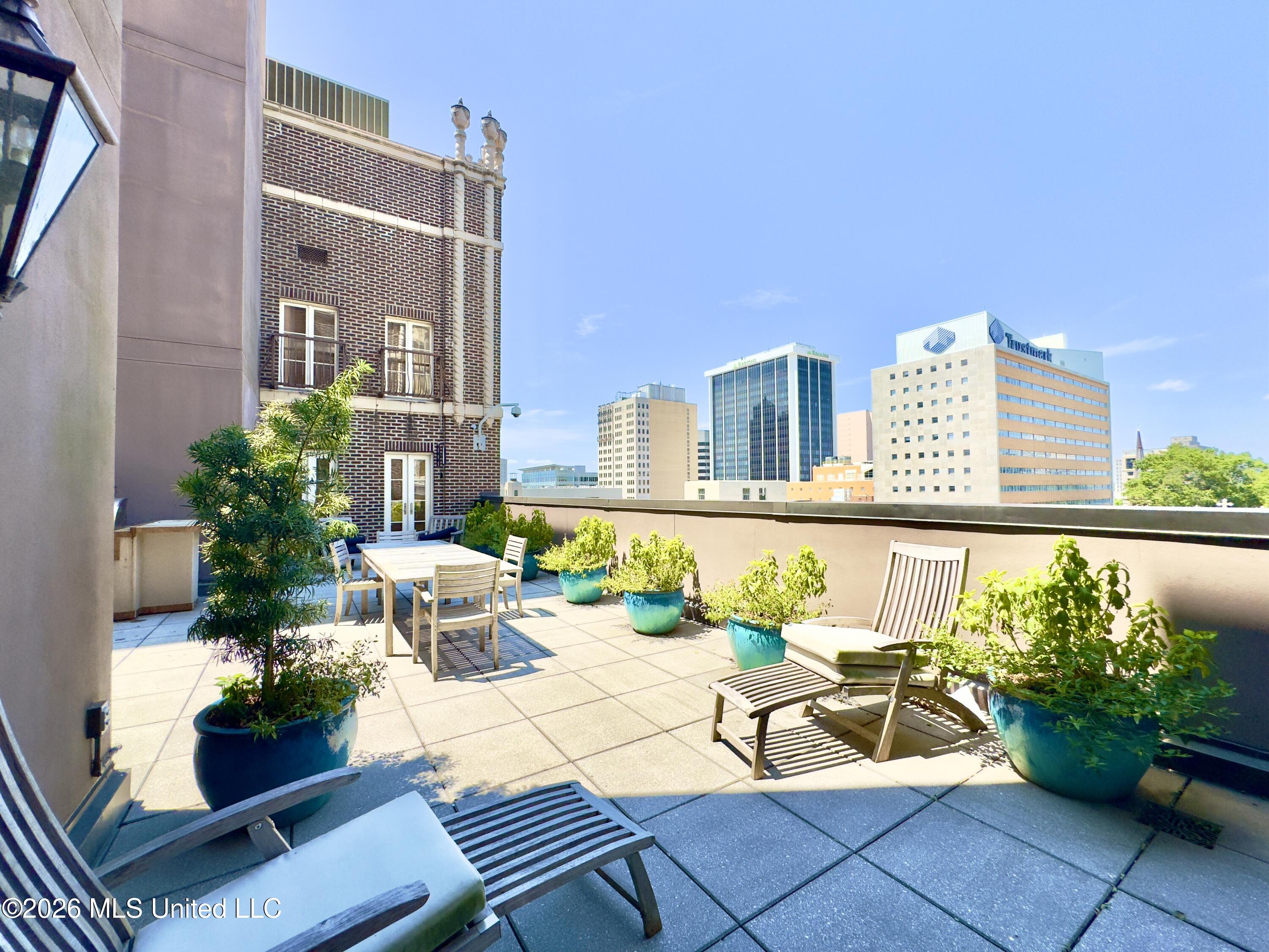 308 E Pearl Street Property Photo 2