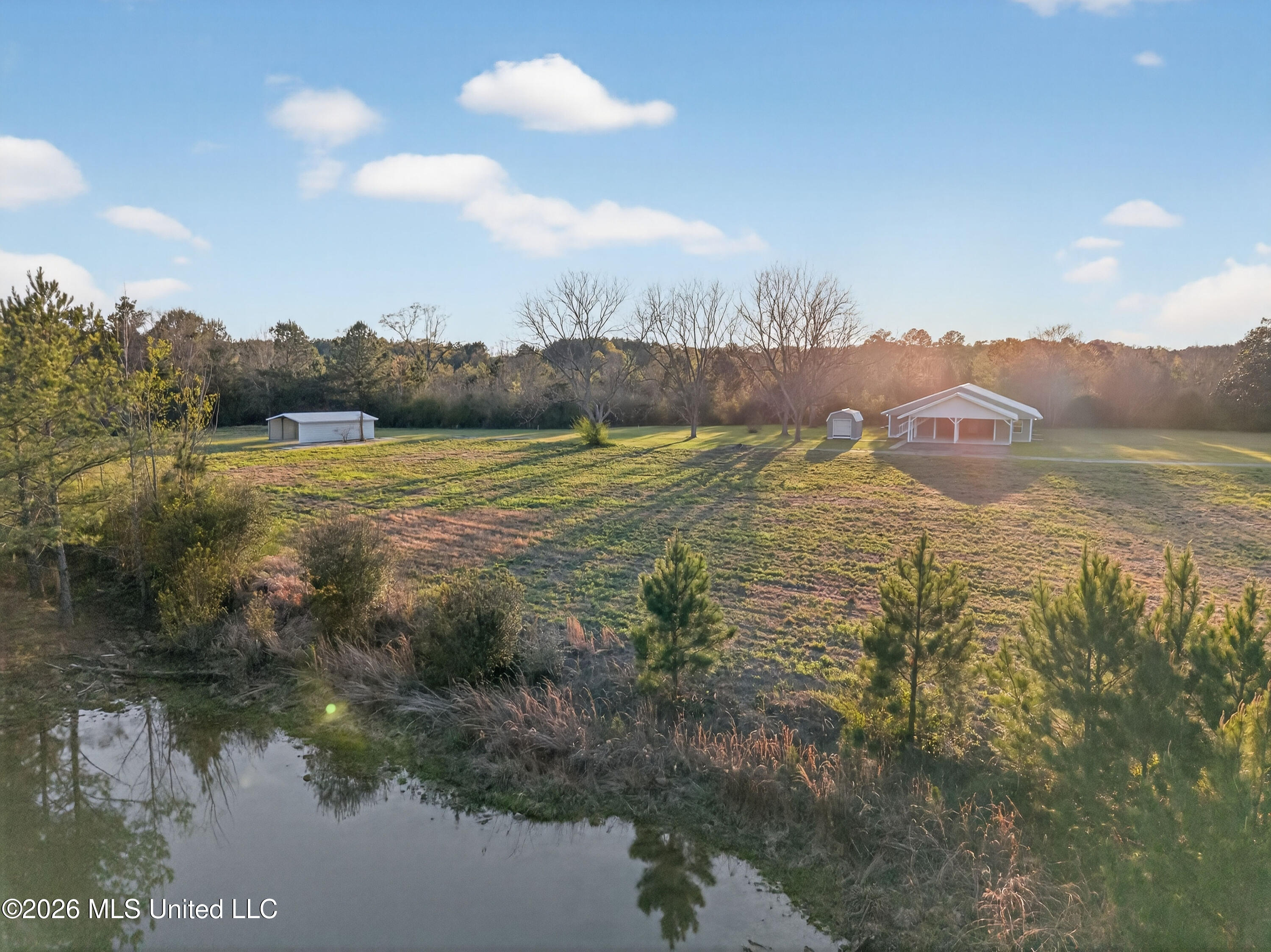 1059 Thomas School Road Property Photo 1