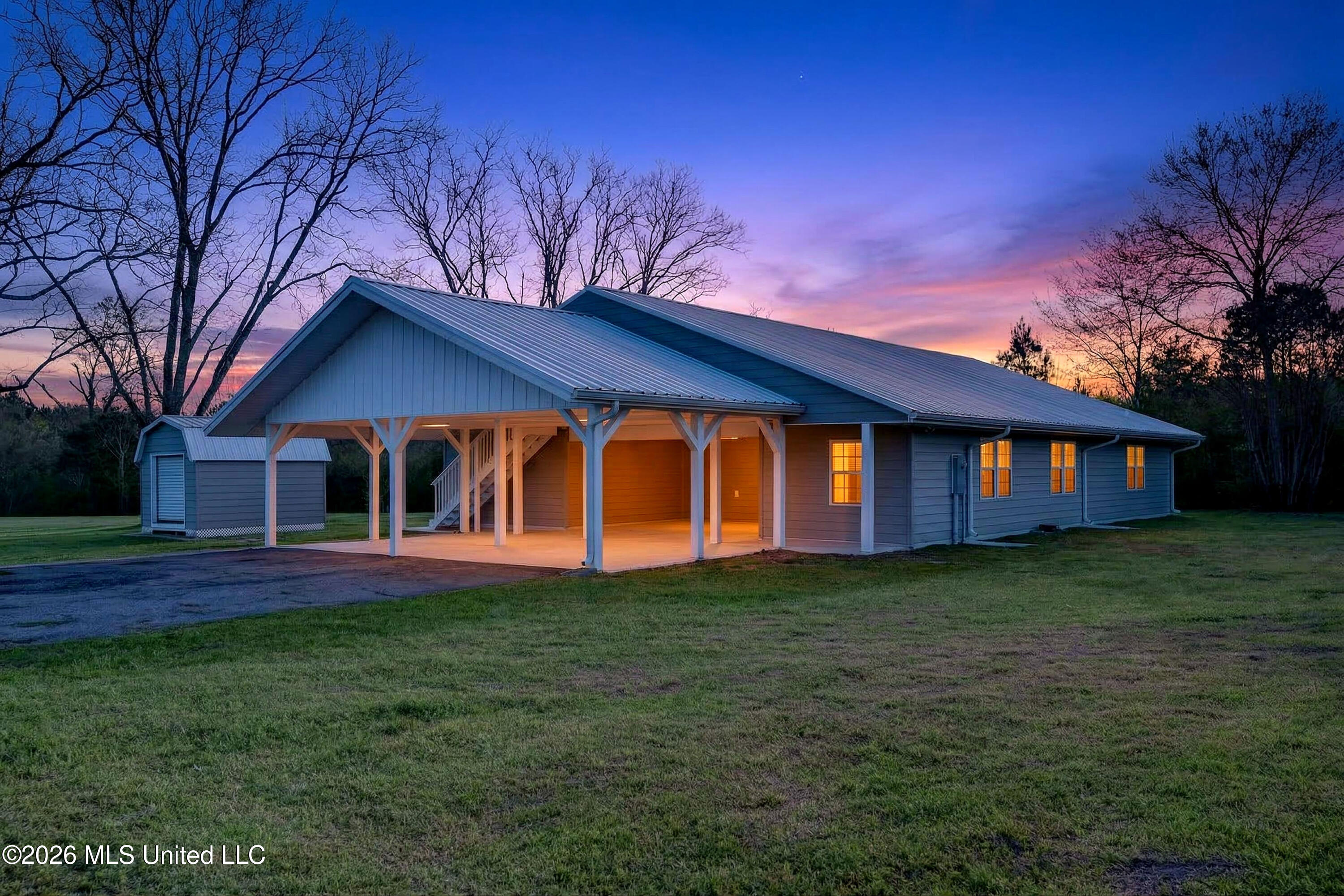 1059 Thomas School Road Property Photo 2