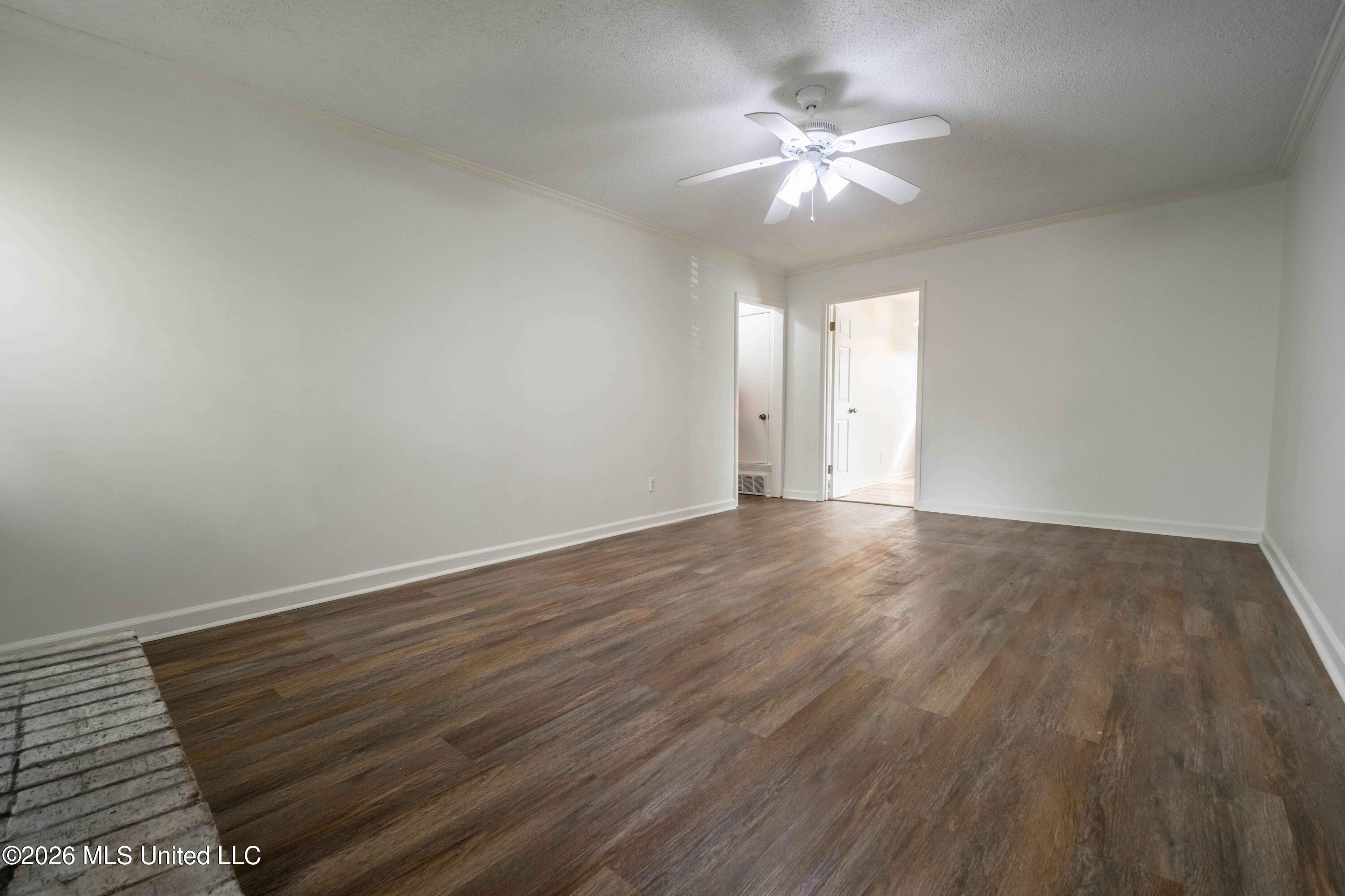 8761 Chesterfield Drive Property Photo 7