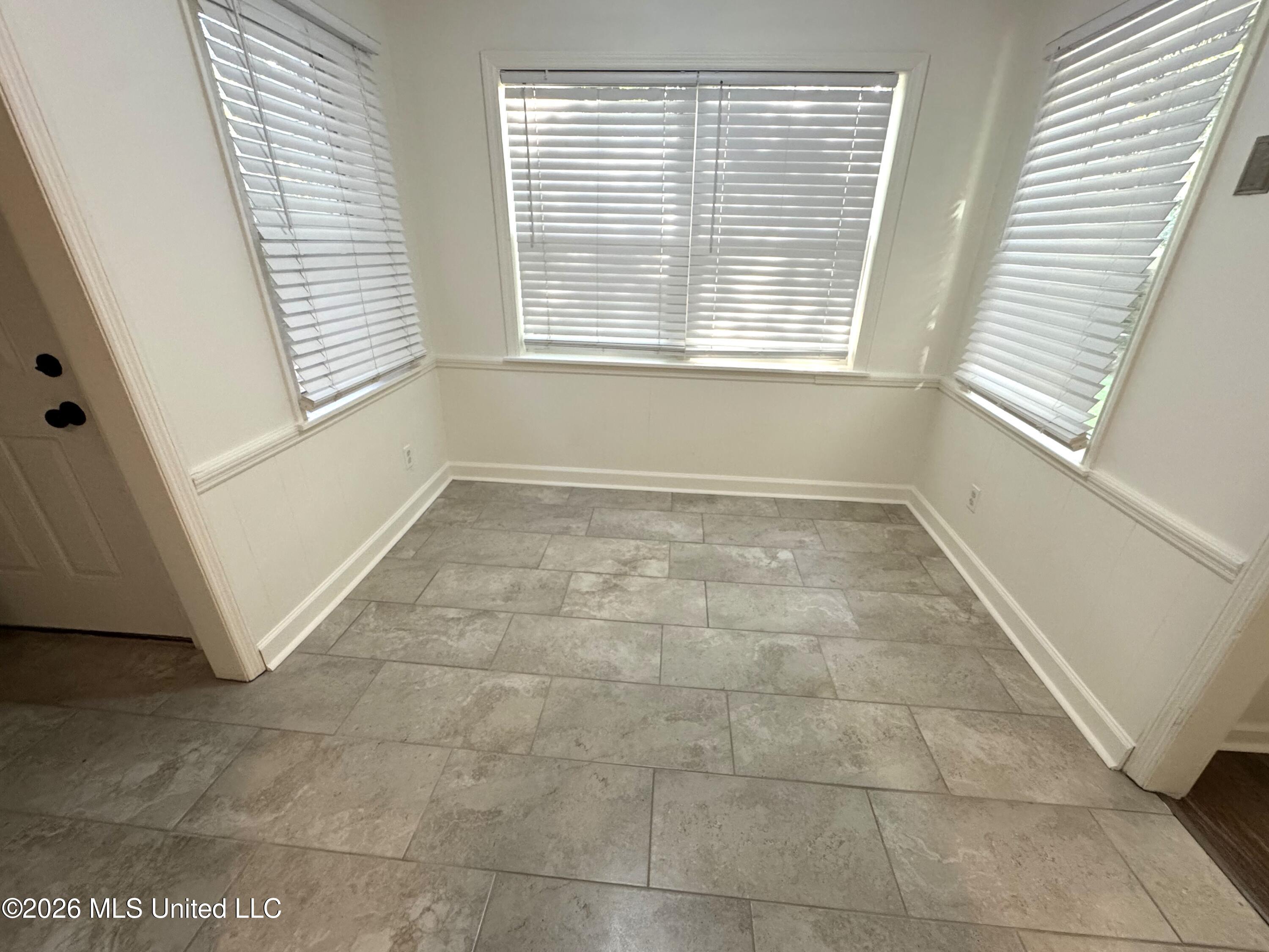 8761 Chesterfield Drive Property Photo 11