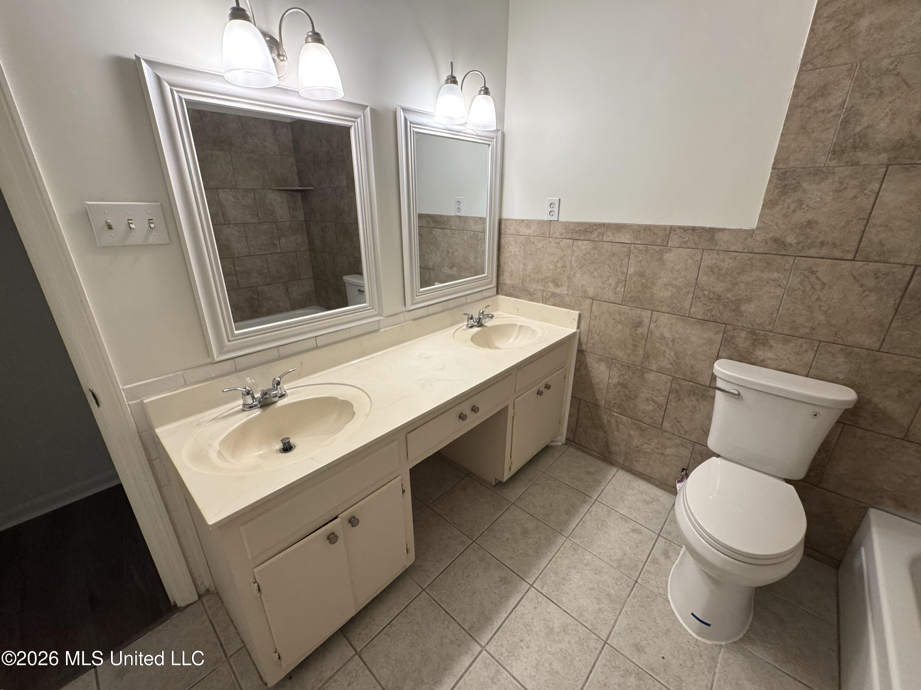 8761 Chesterfield Drive Property Photo 16
