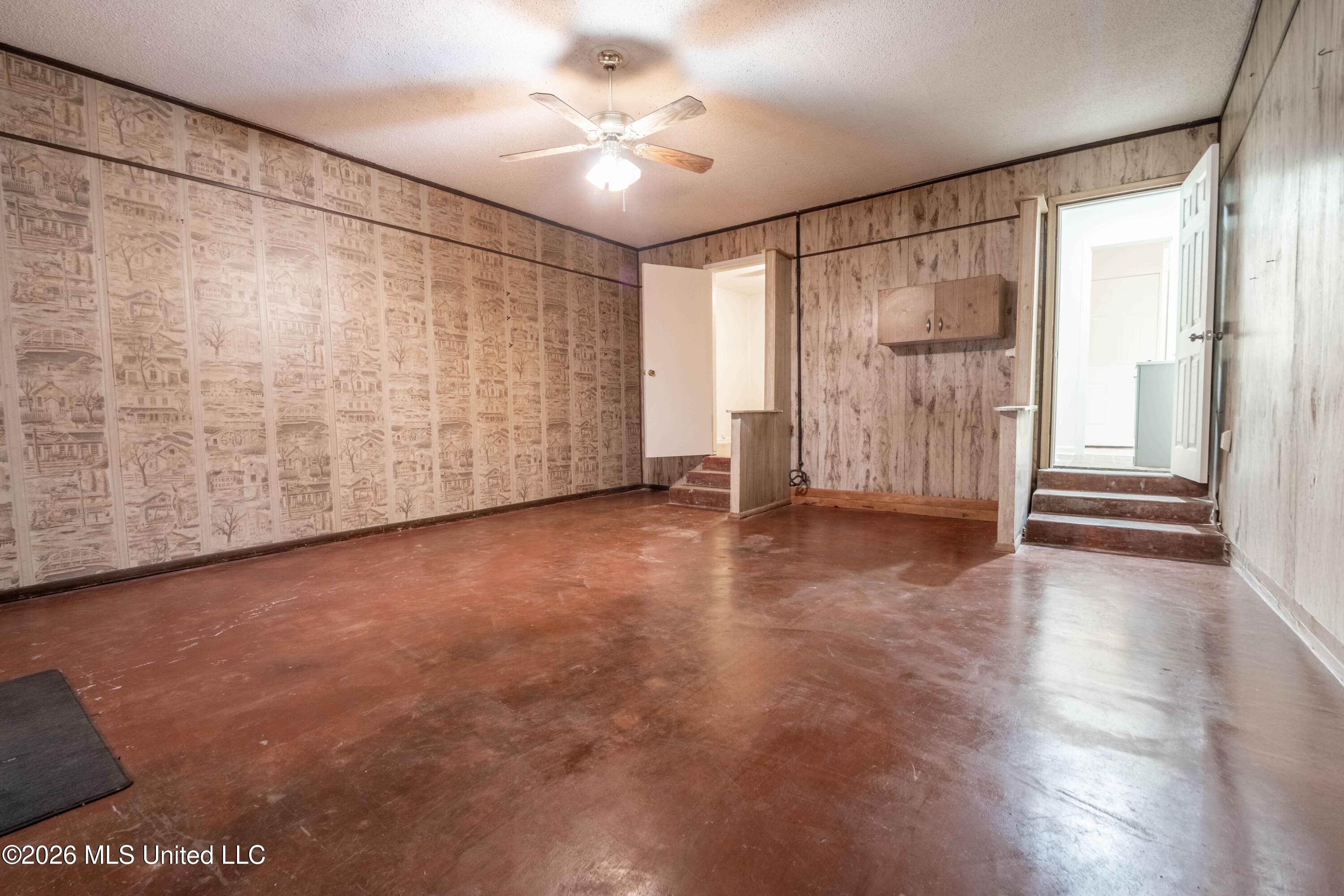 8761 Chesterfield Drive Property Photo 32