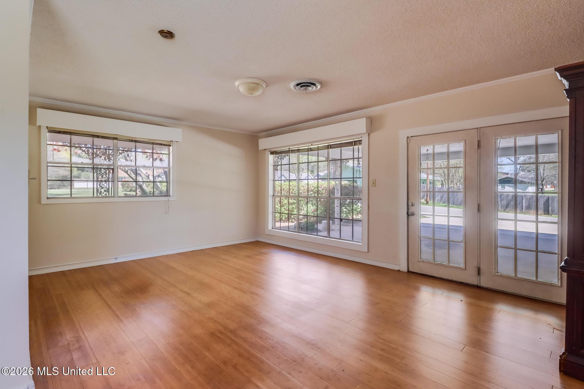 416 Howard Street Property Photo 7