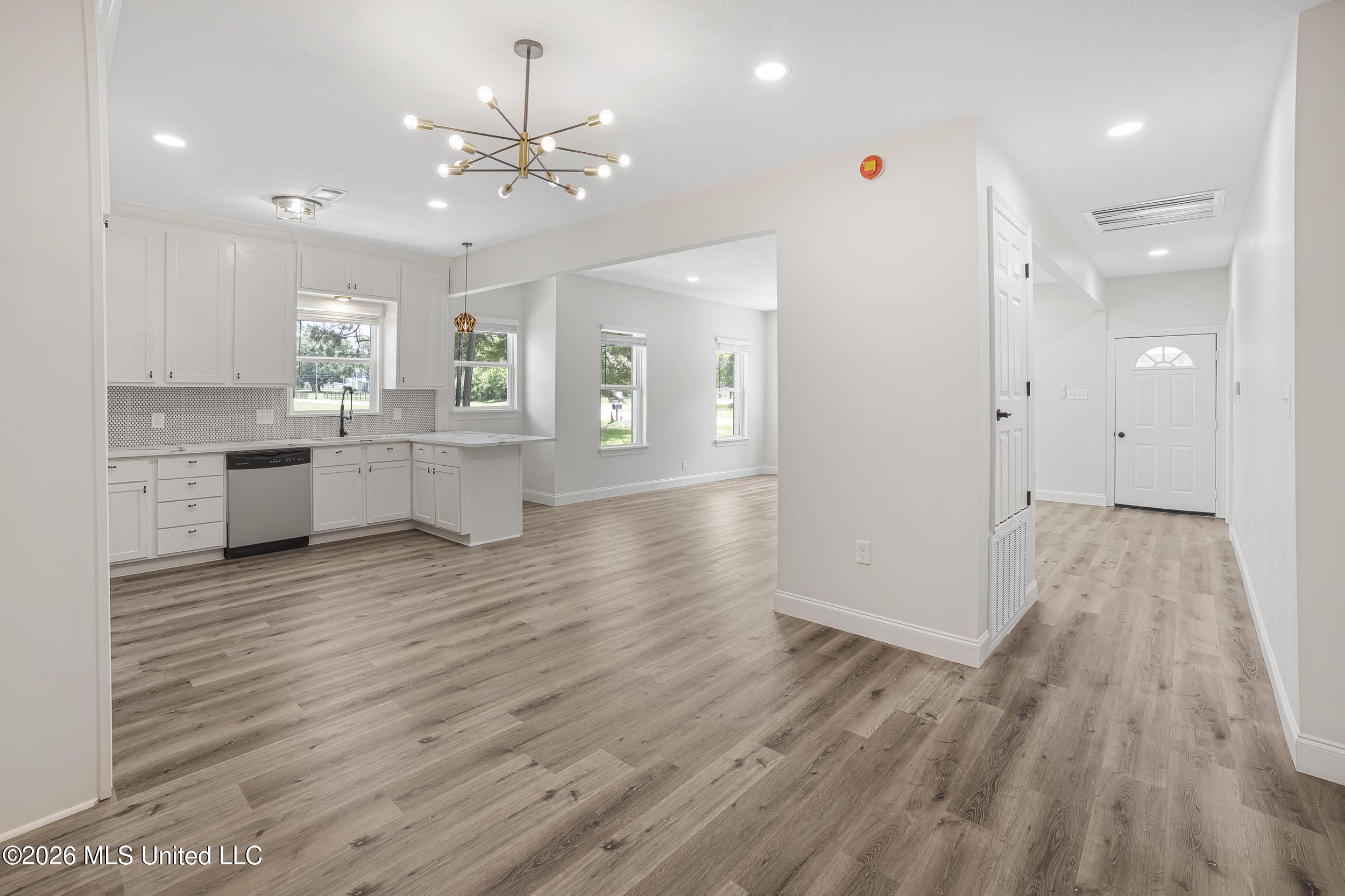 3541 N Liberty Street Property Photo 6