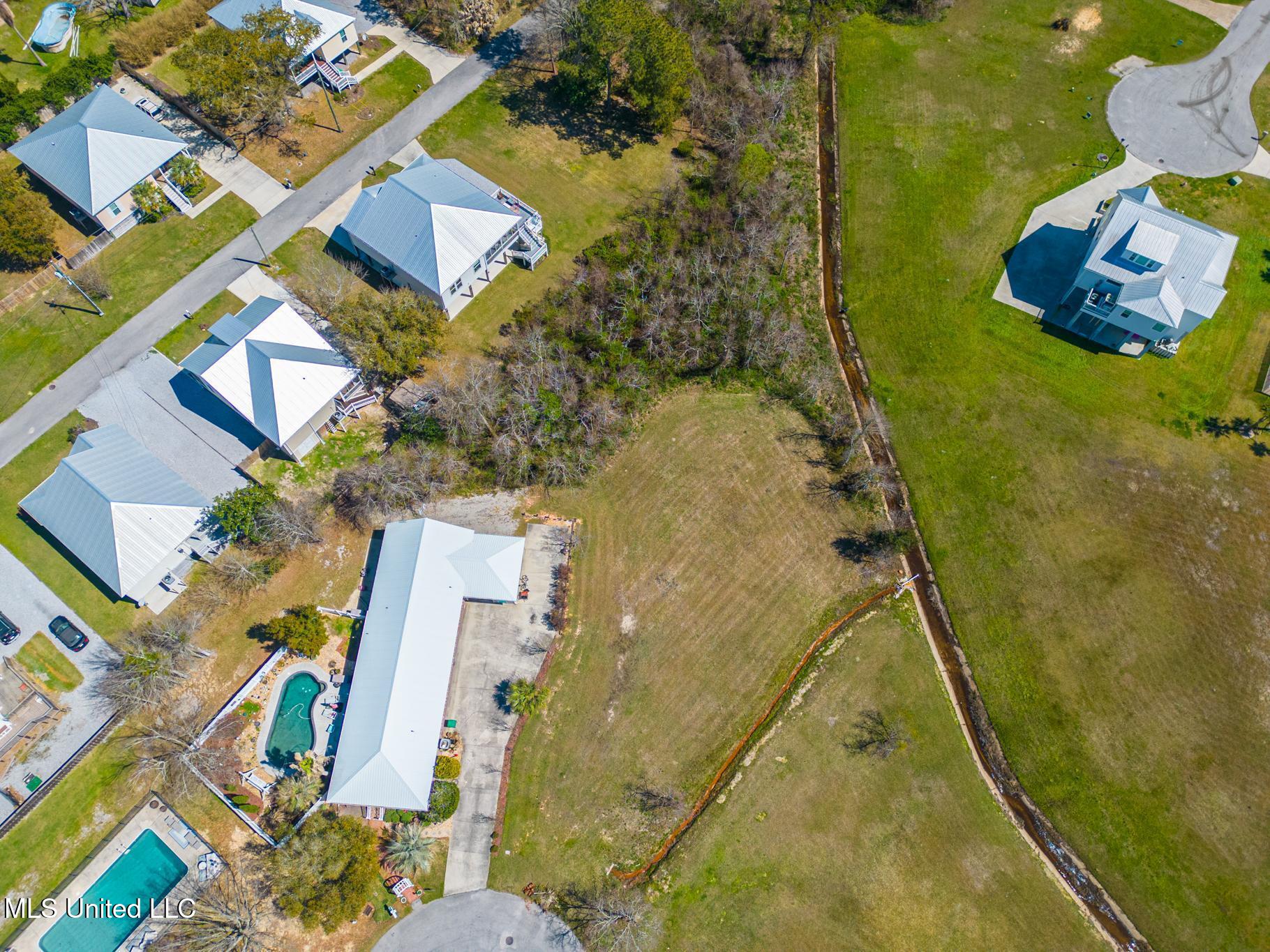Adams Lane Property Photo 4