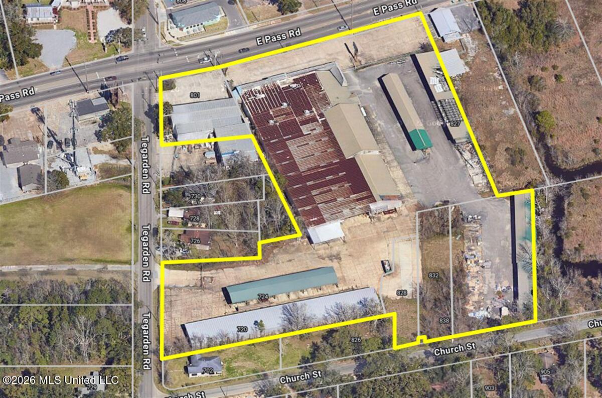 813 E Pass Road Property Photo 1
