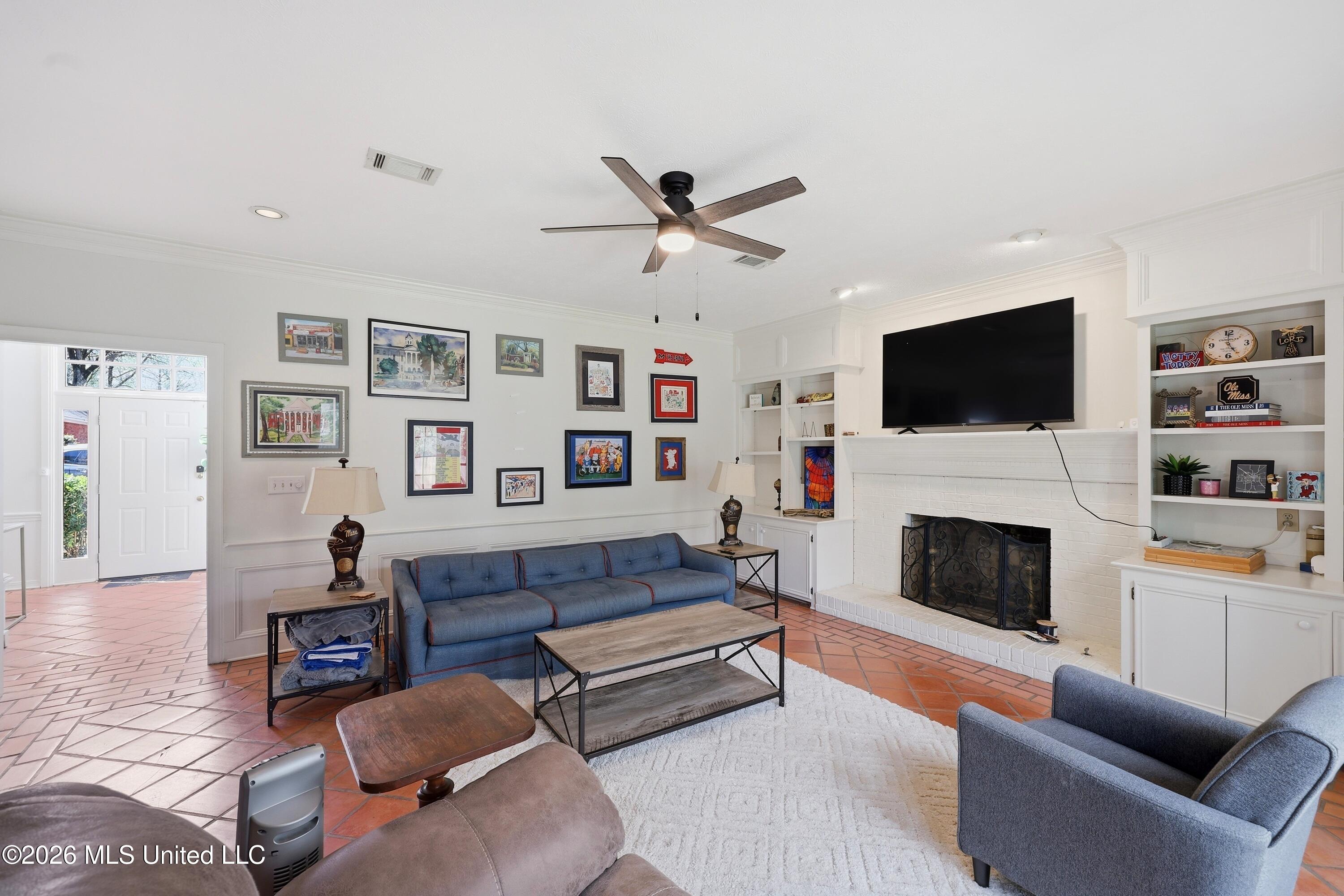 1036 Newland Street Property Photo 3